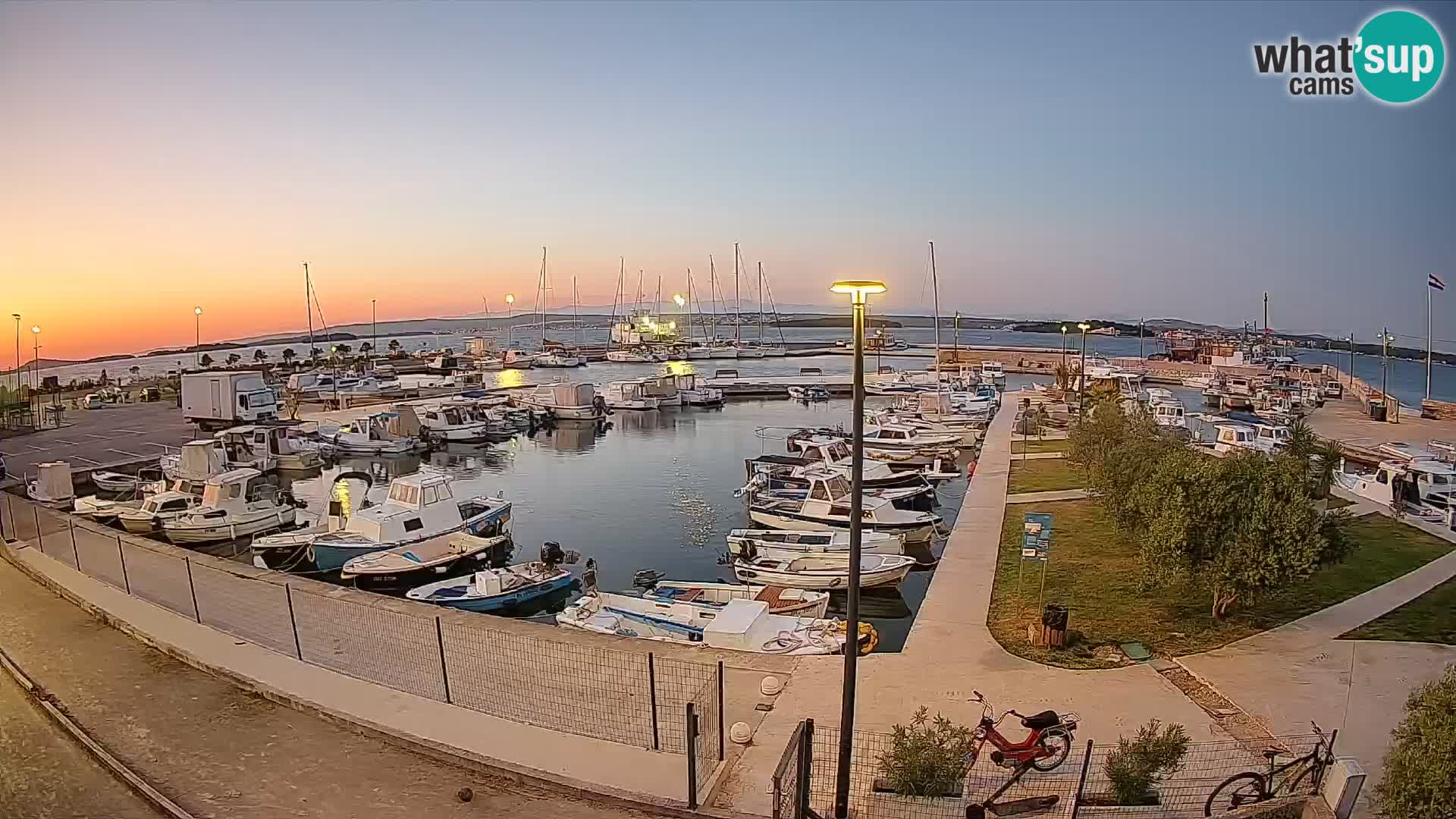 Spletna kamera Tkon – Marina
