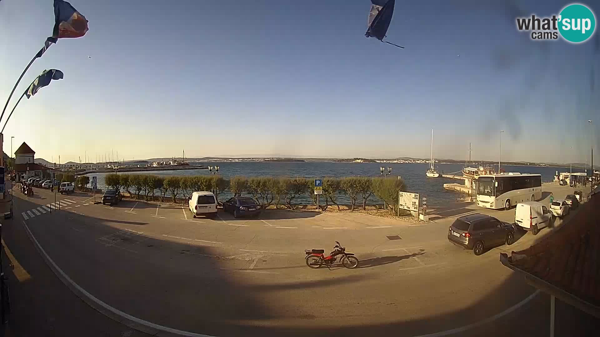 Spletna kamera Tkon – trajektni terminal