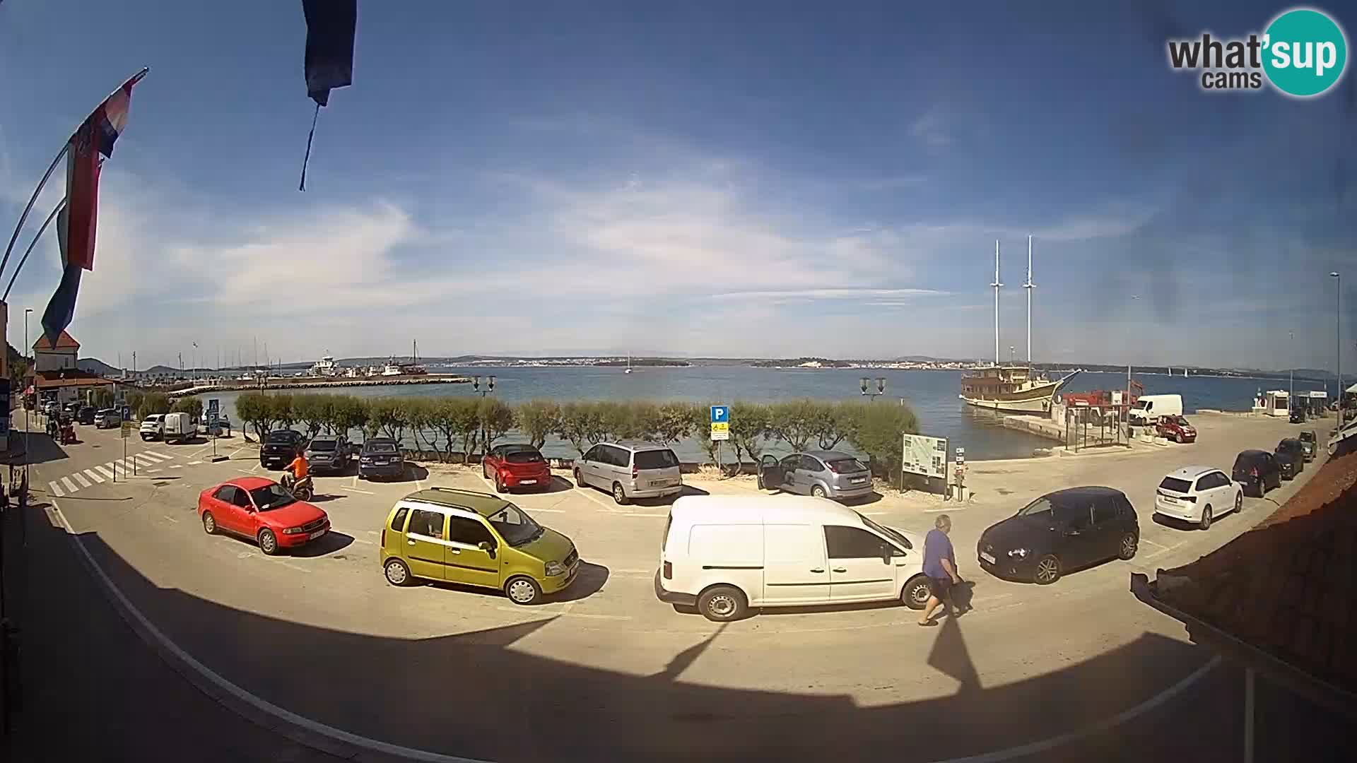 Spletna kamera Tkon – trajektni terminal