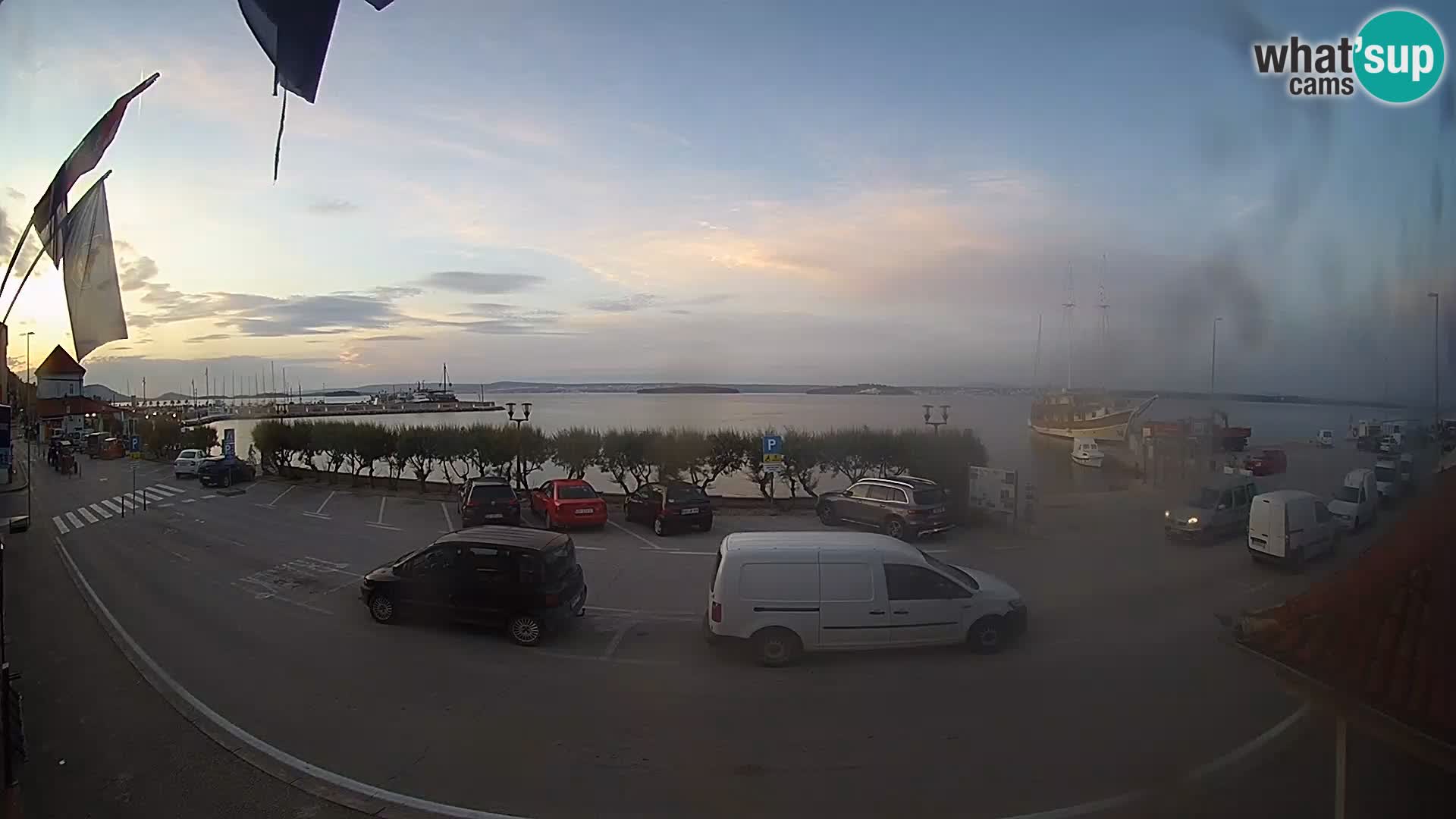 Web kamer u živo Tkon – trajektni terminal