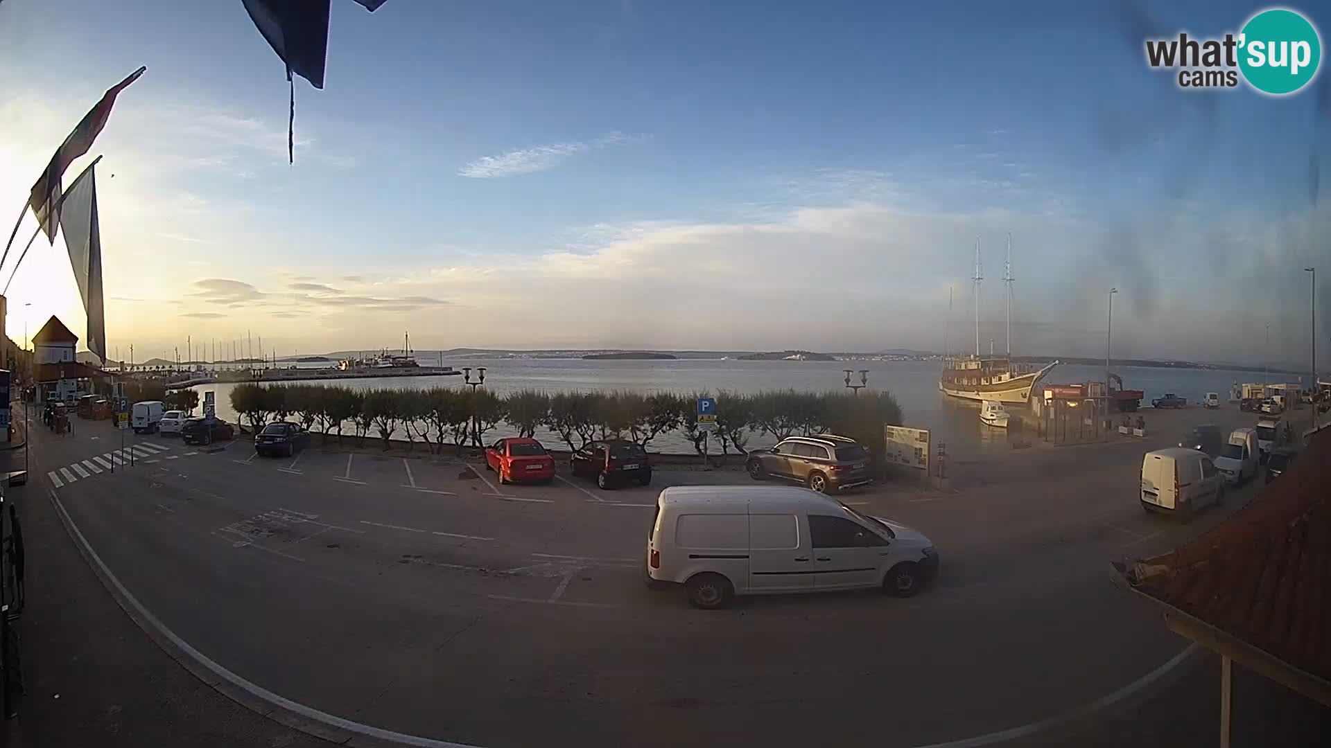 Spletna kamera Tkon – trajektni terminal