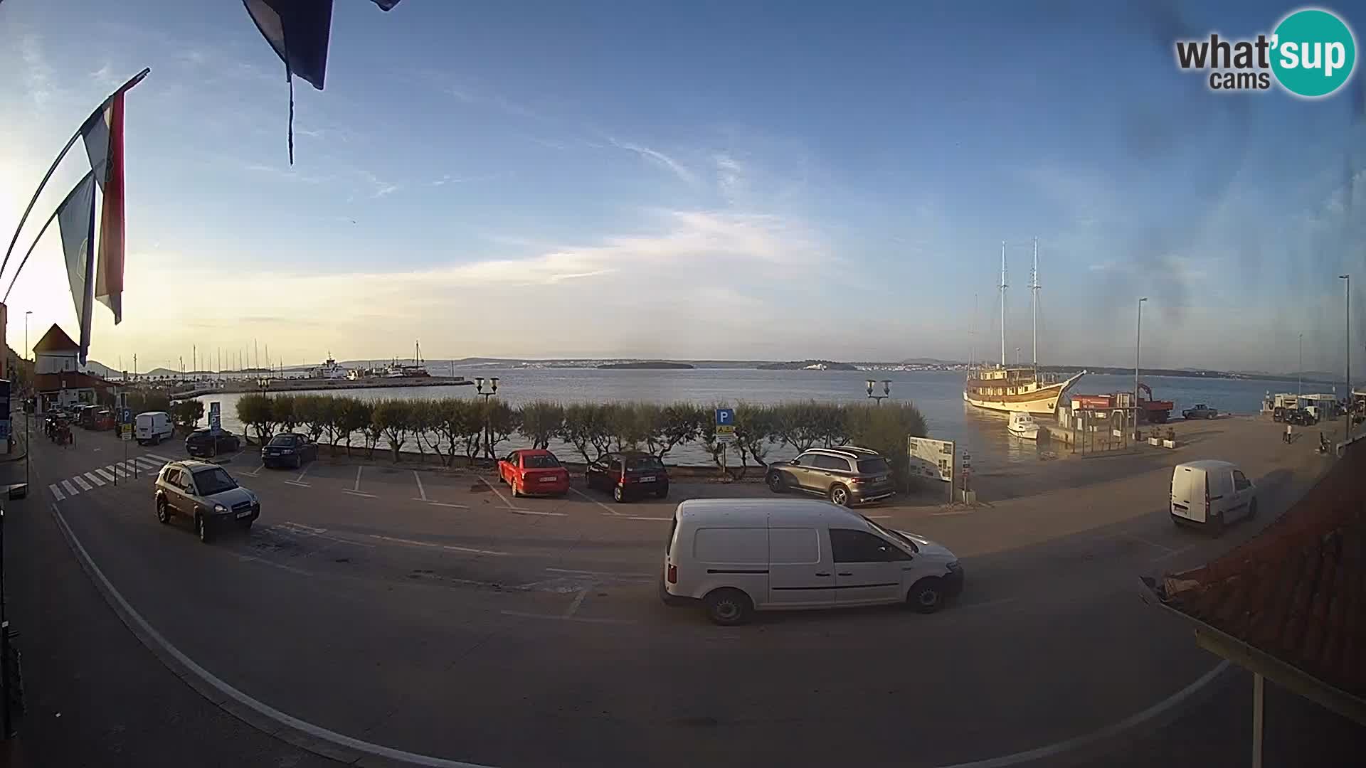 Spletna kamera Tkon – trajektni terminal