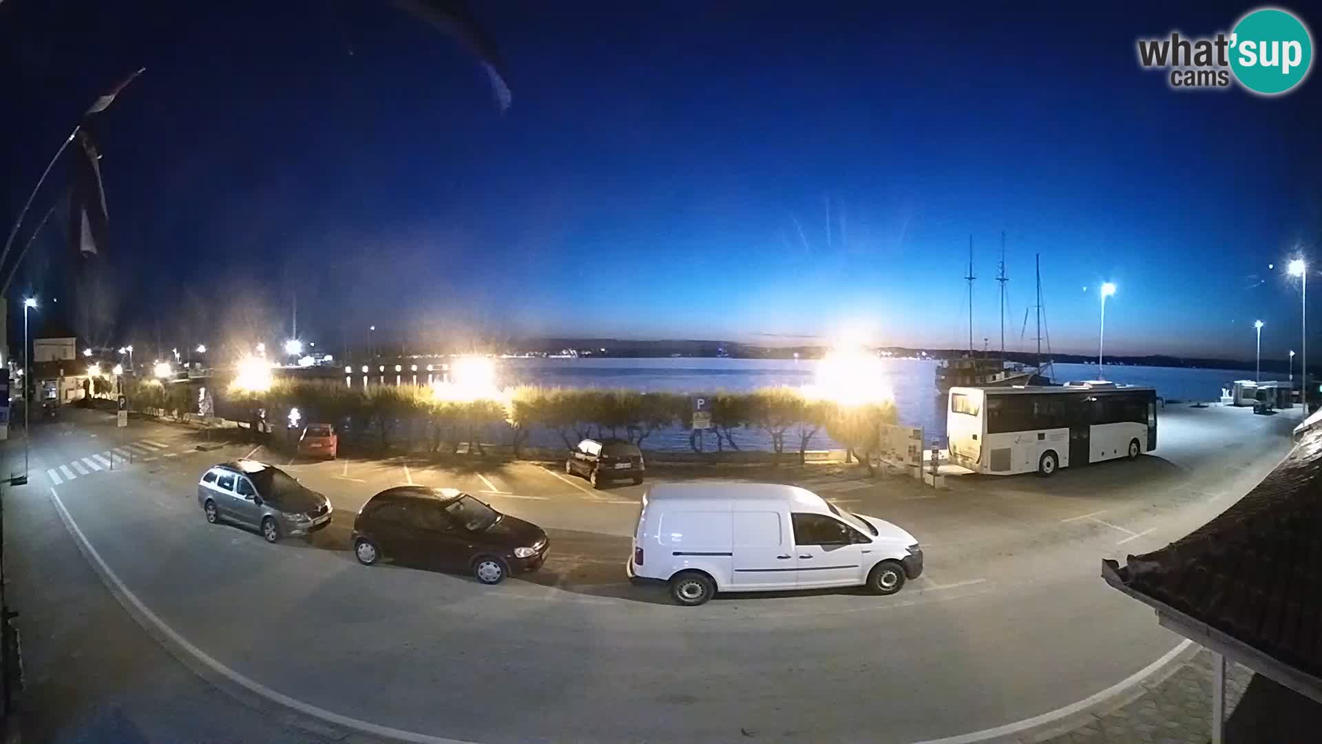 Spletna kamera Tkon – trajektni terminal
