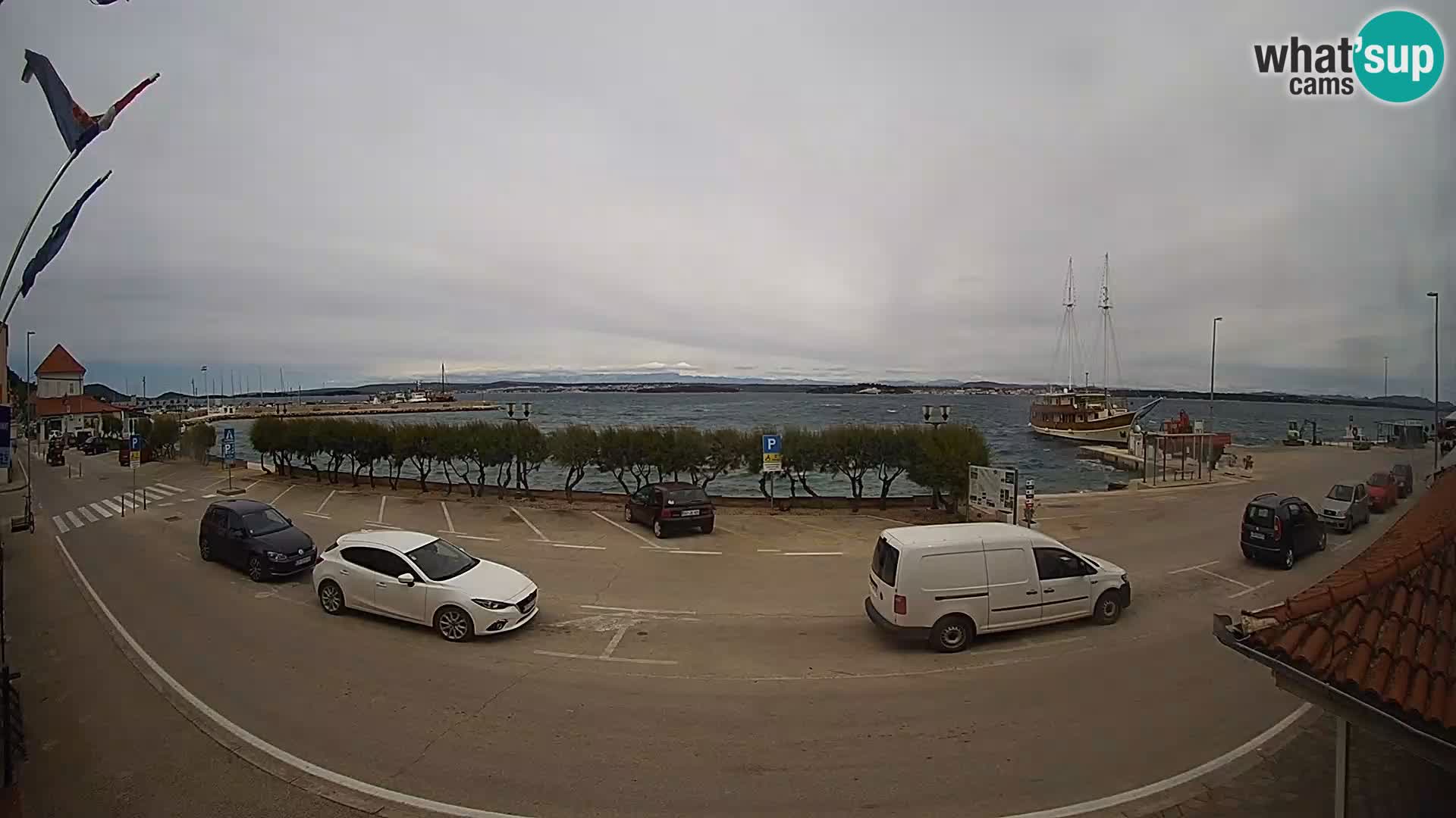 Spletna kamera Tkon – trajektni terminal