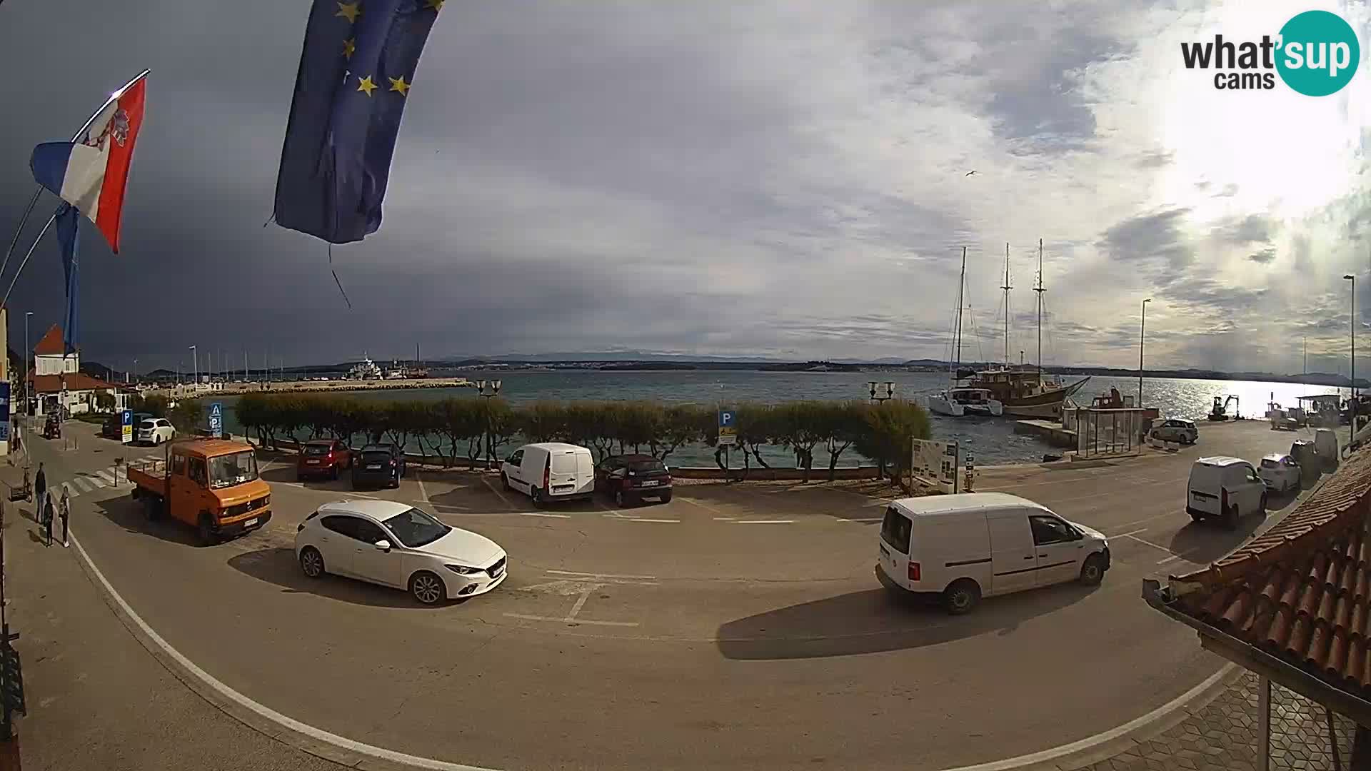 Web kamer u živo Tkon – trajektni terminal