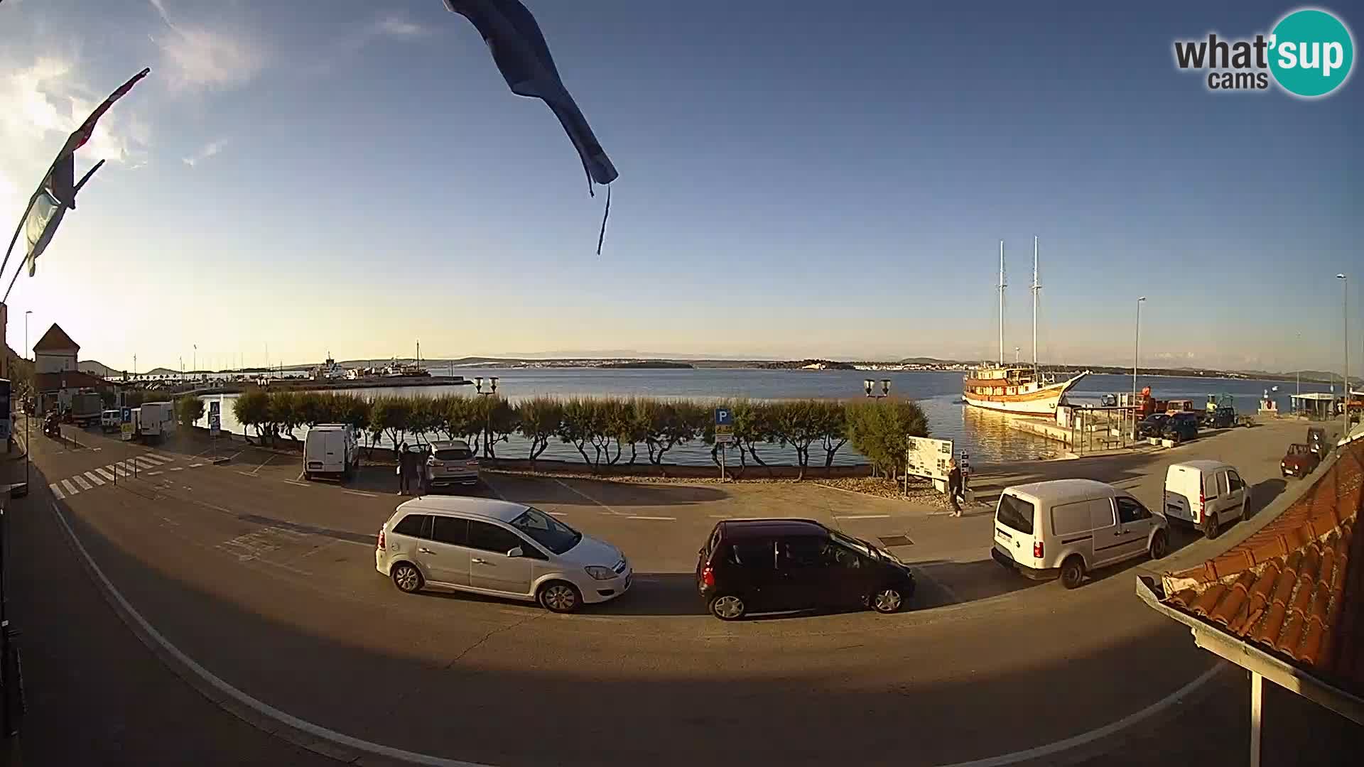 Spletna kamera Tkon – trajektni terminal