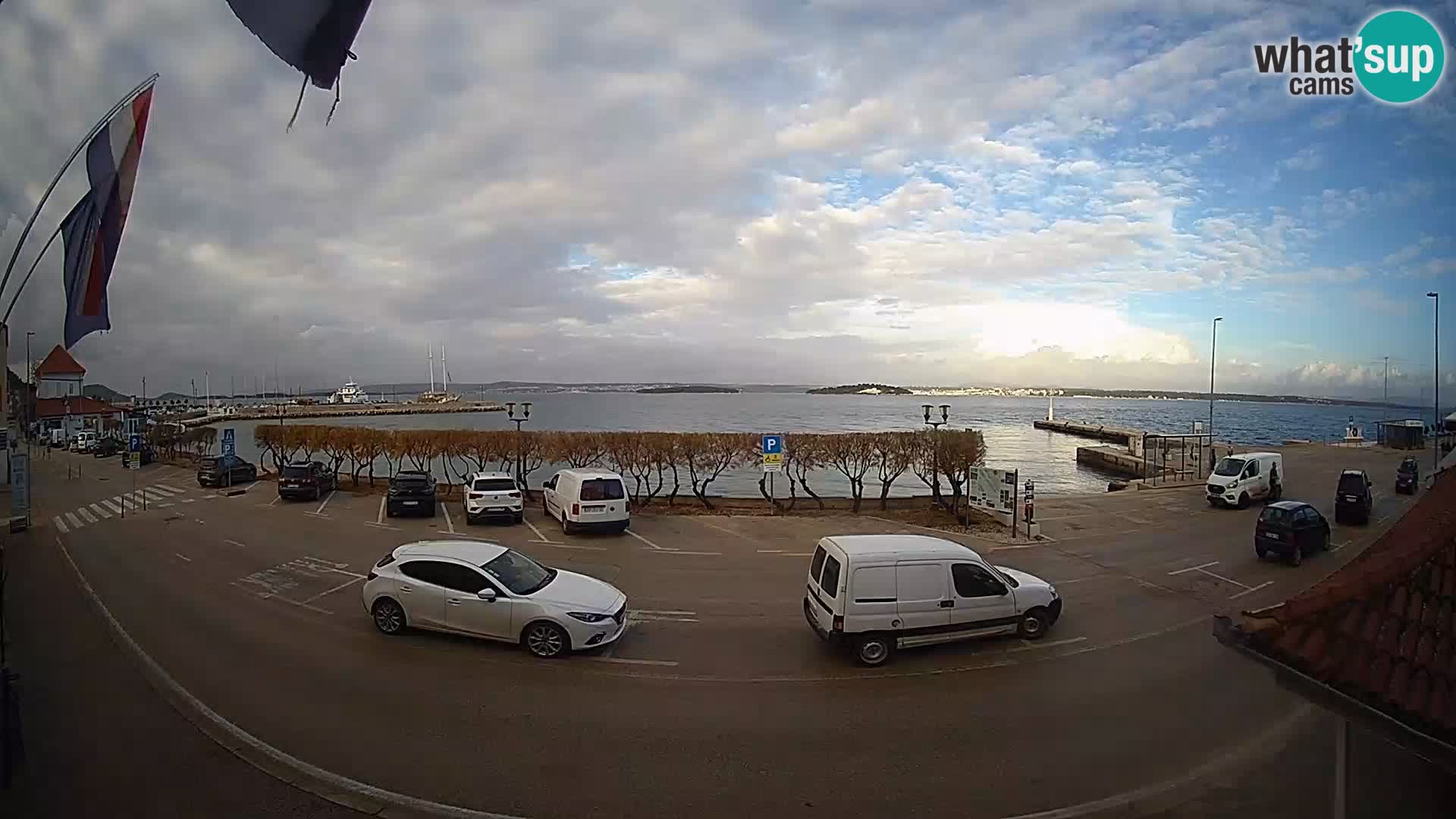 Web kamer u živo Tkon – trajektni terminal