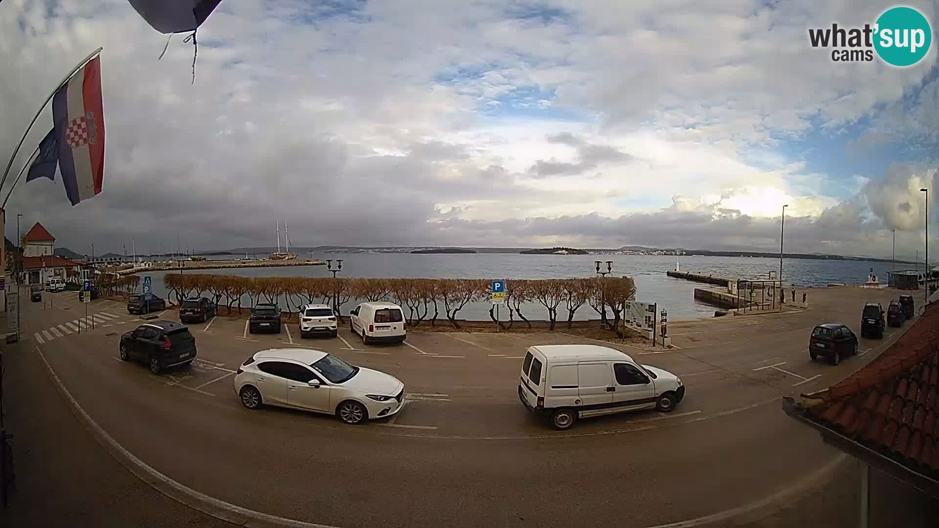 Web kamer u živo Tkon – trajektni terminal