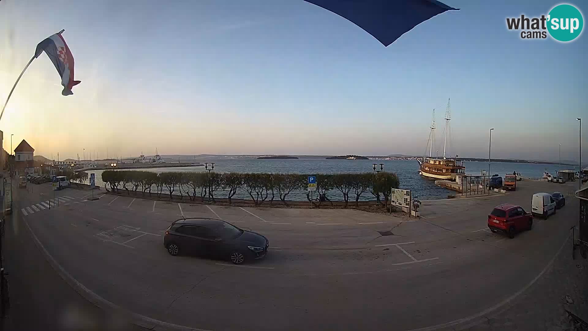 Spletna kamera Tkon – trajektni terminal