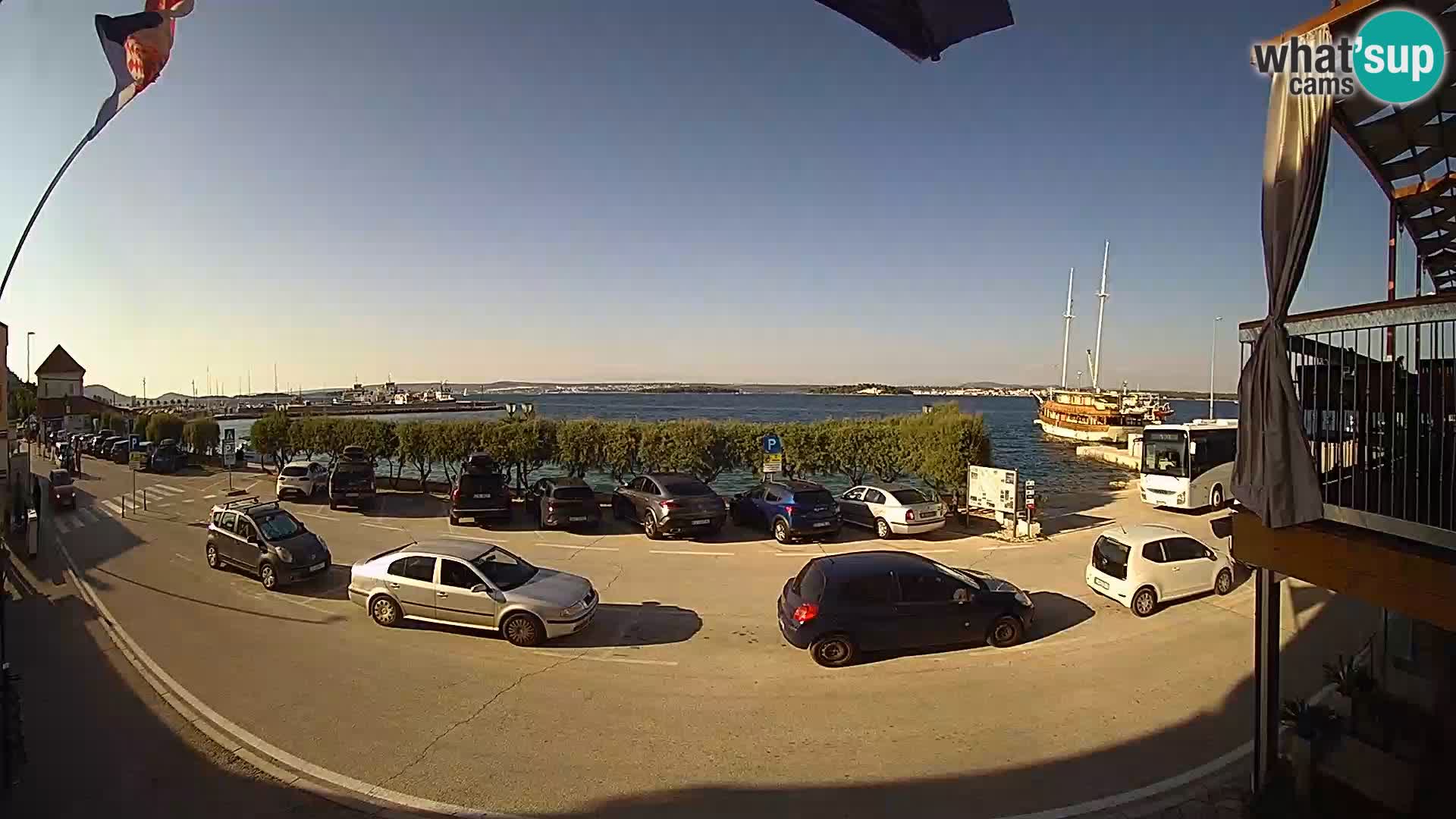 Web kamer u živo Tkon – trajektni terminal