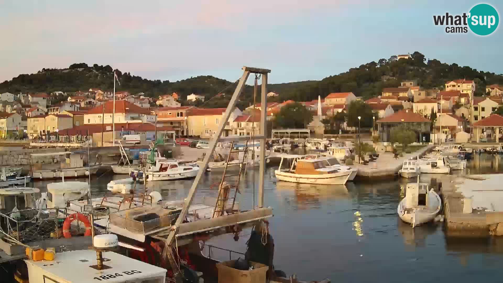 Spletna kamera Tkon – Marina in mesto