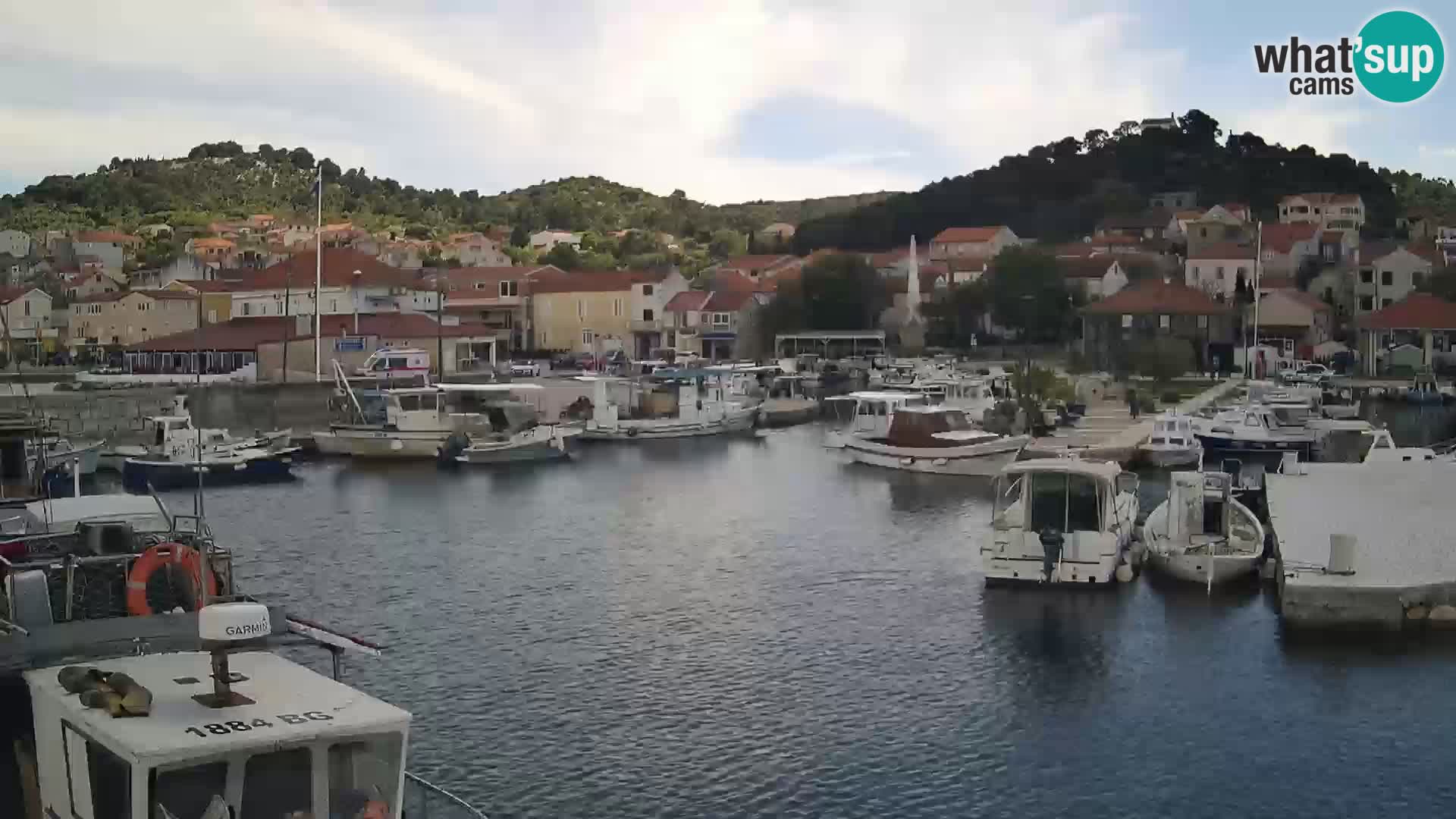 Spletna kamera Tkon – Marina in mesto