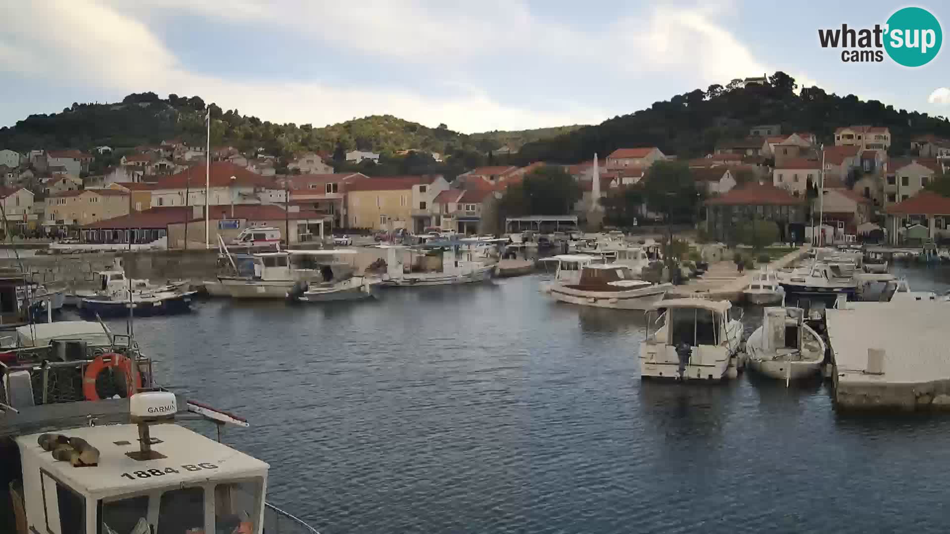 Spletna kamera Tkon – Marina in mesto