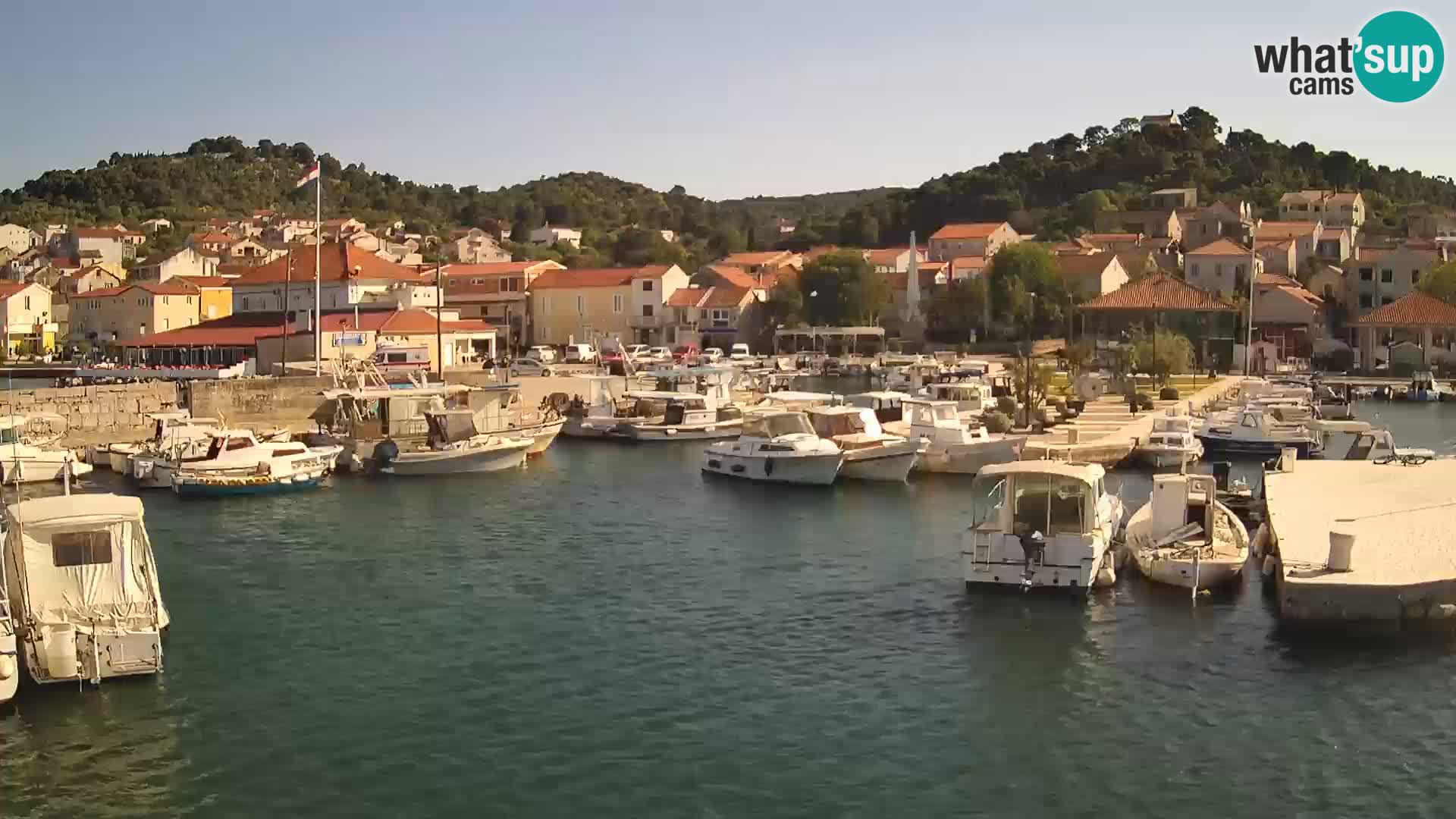 Spletna kamera Tkon – Marina in mesto