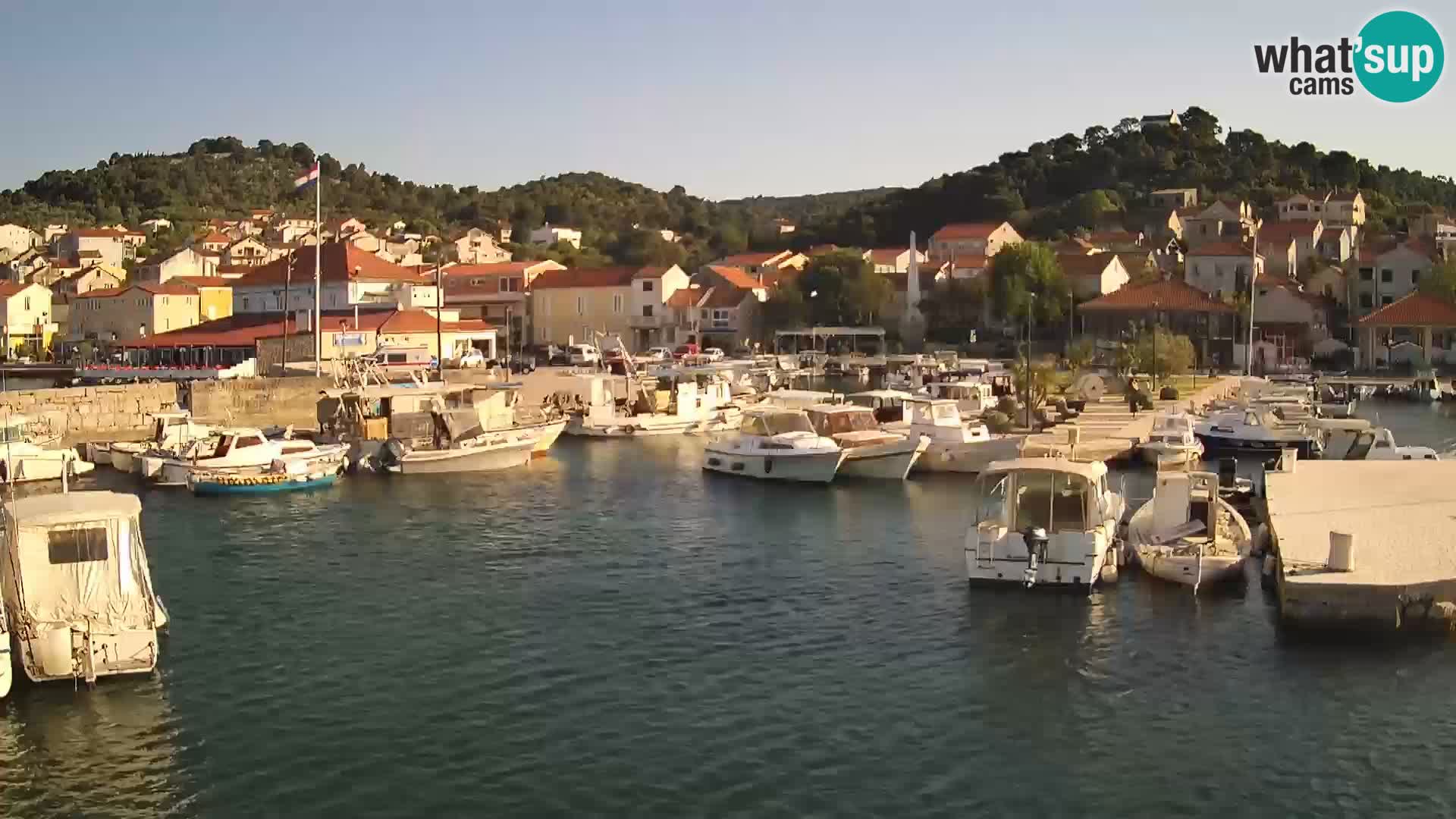 Spletna kamera Tkon – Marina in mesto