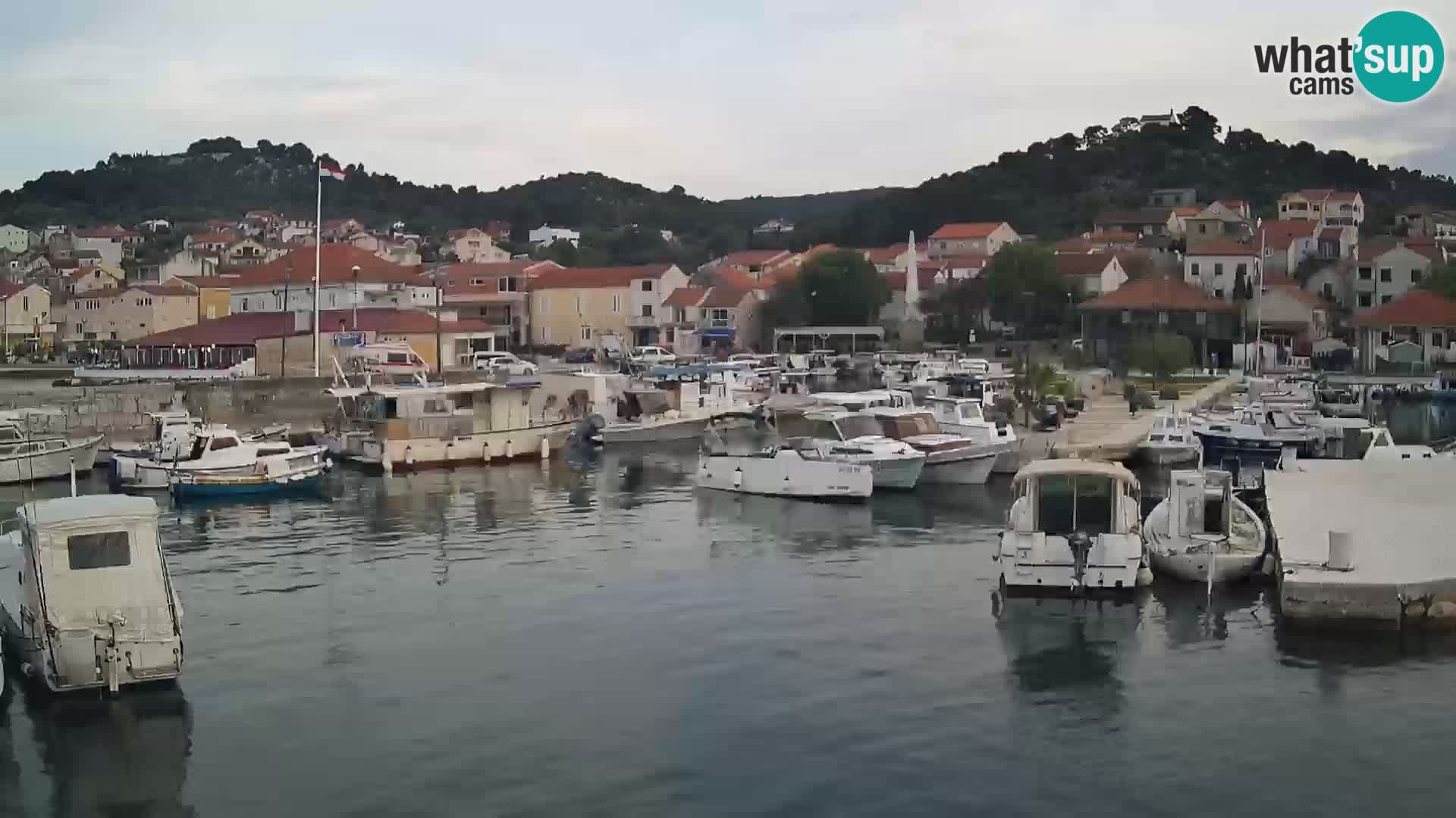 Spletna kamera Tkon – Marina in mesto