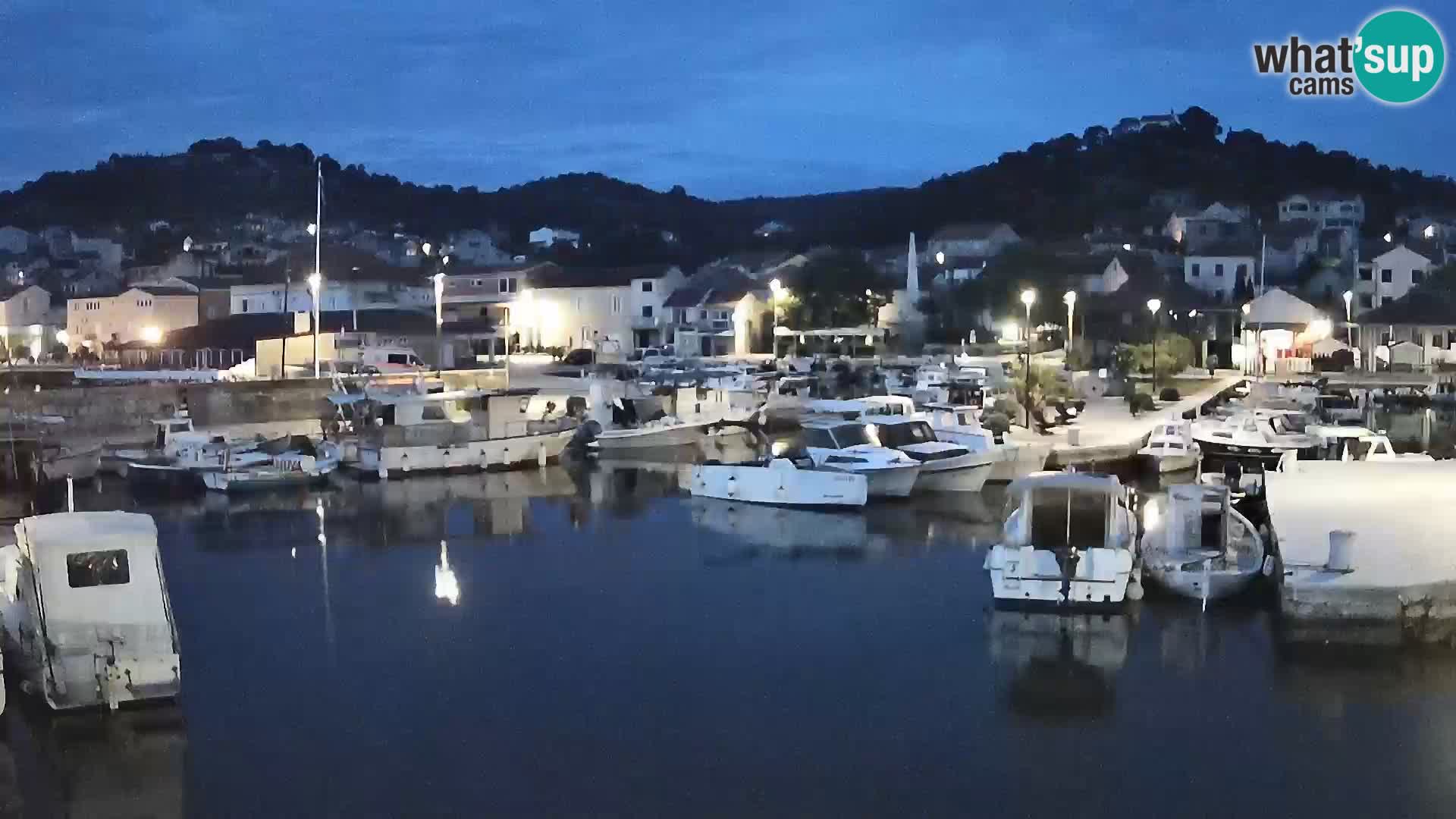 Spletna kamera Tkon – Marina in mesto