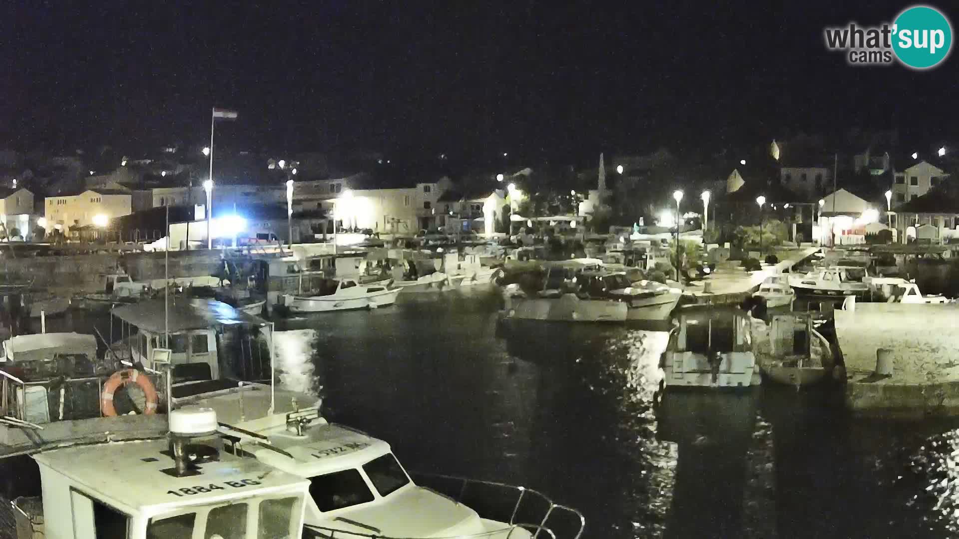 Spletna kamera Tkon – Marina in mesto