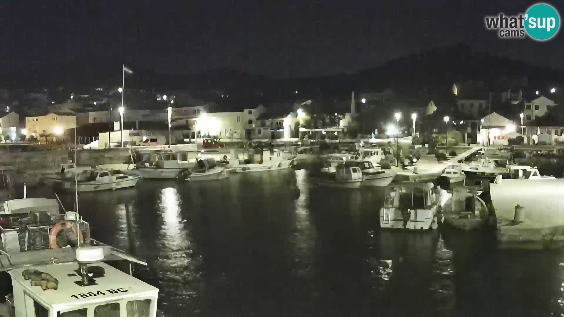 Spletna kamera Tkon – Marina in mesto