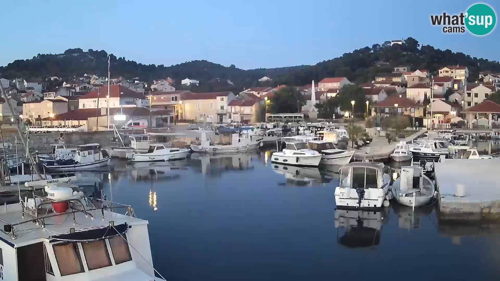 Spletna kamera Tkon – Marina in mesto