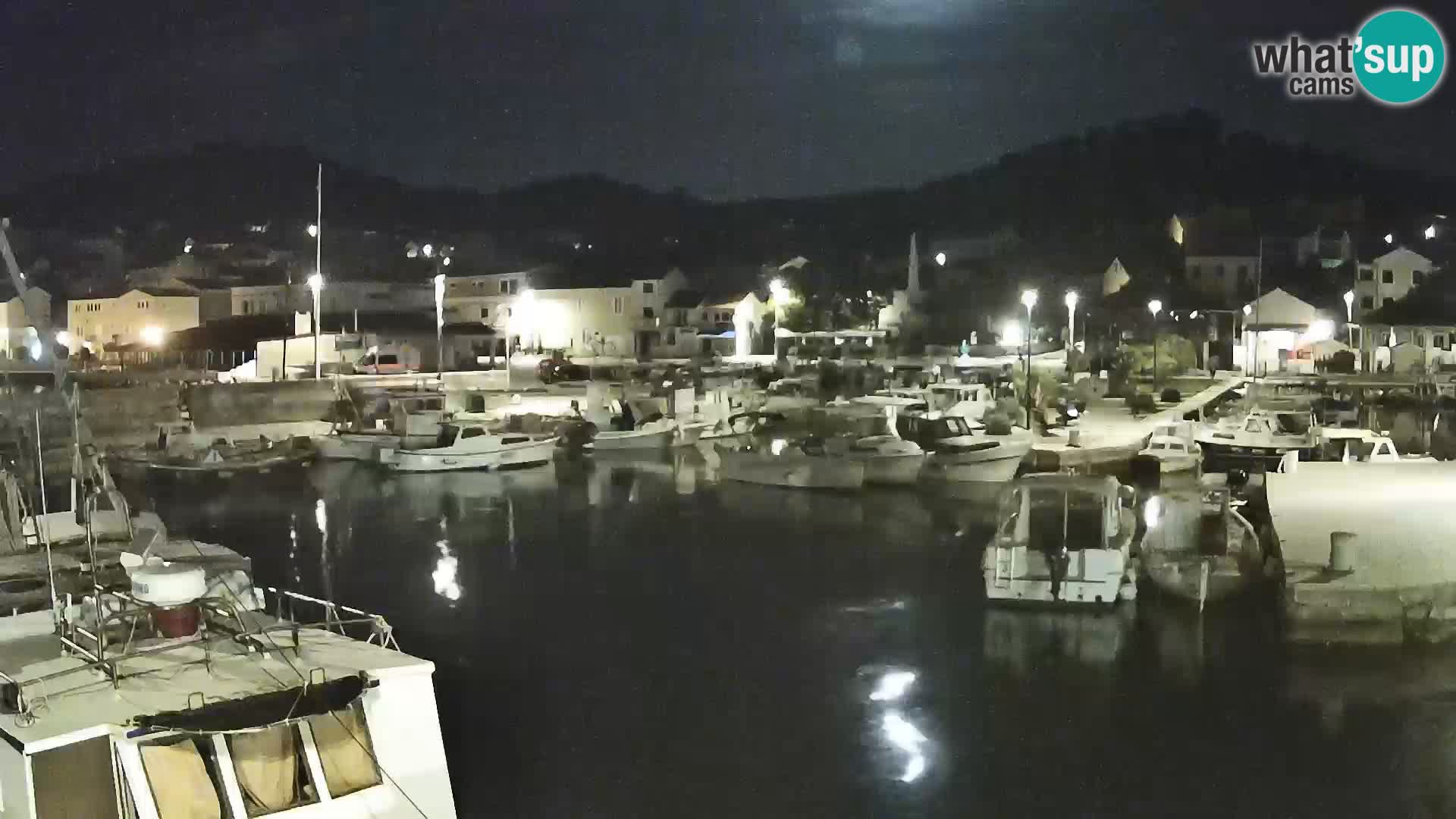 Spletna kamera Tkon – Marina in mesto