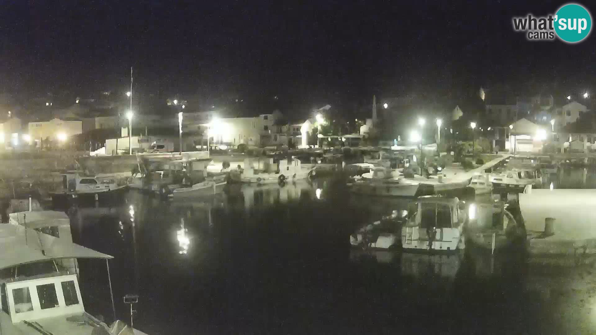 Spletna kamera Tkon – Marina in mesto