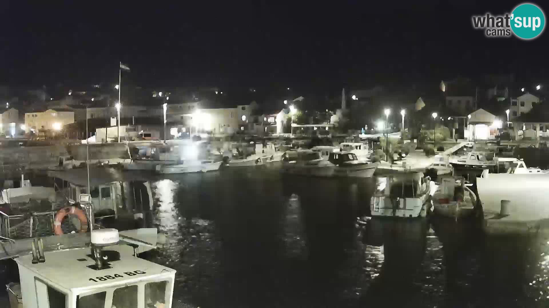 Spletna kamera Tkon – Marina in mesto