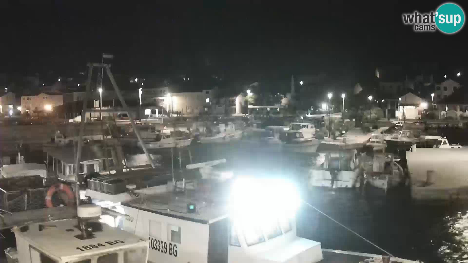 Spletna kamera Tkon – Marina in mesto