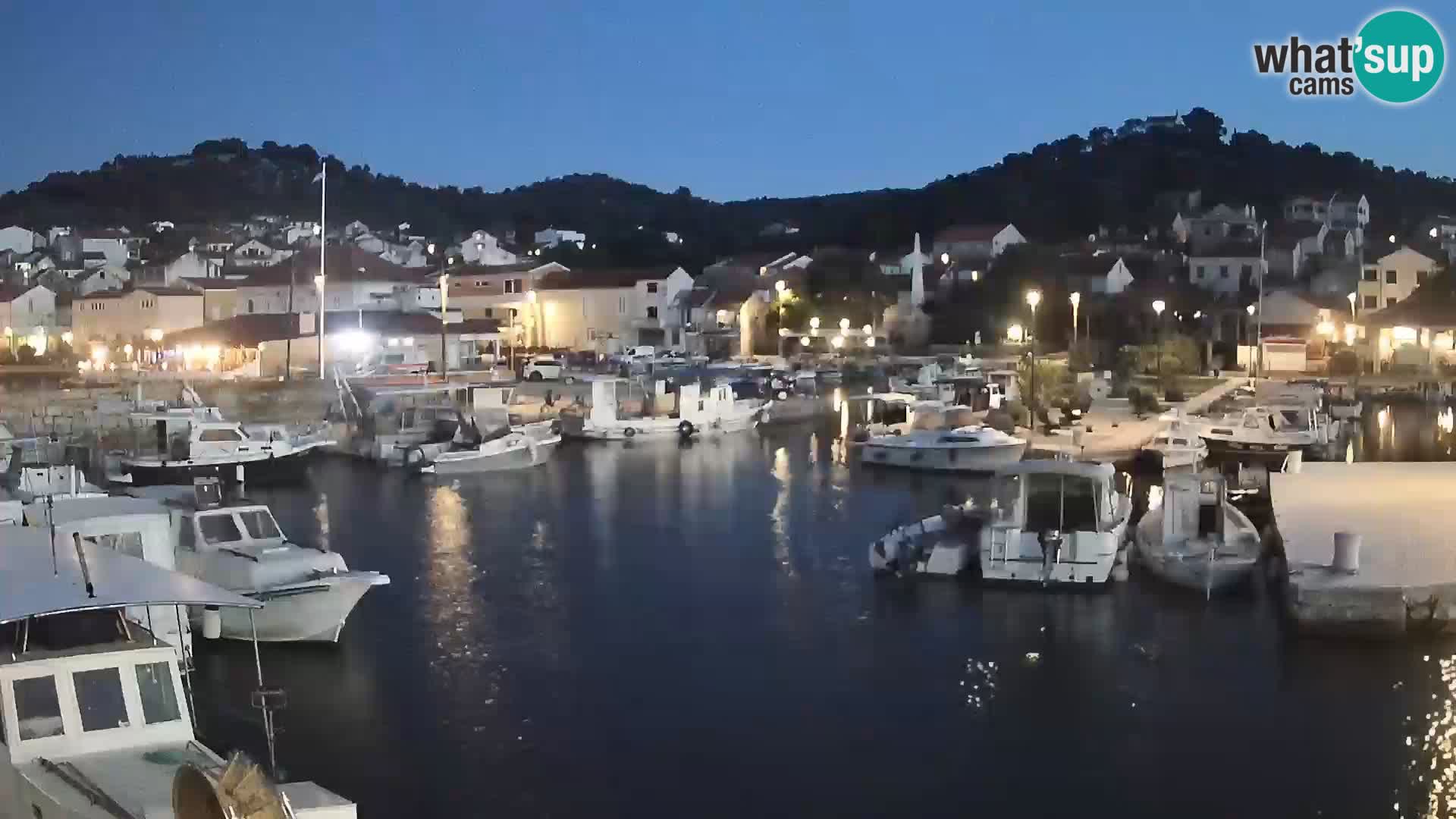 Spletna kamera Tkon – Marina in mesto