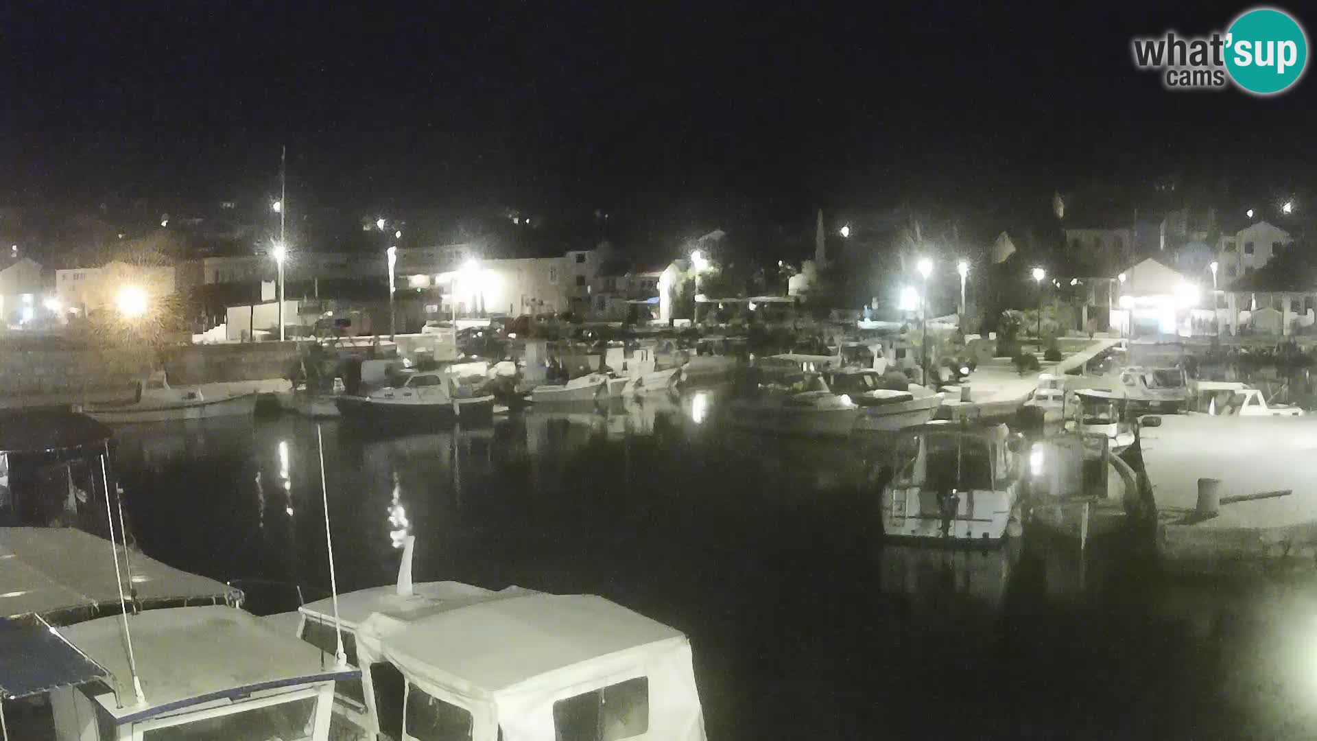 Spletna kamera Tkon – Marina in mesto