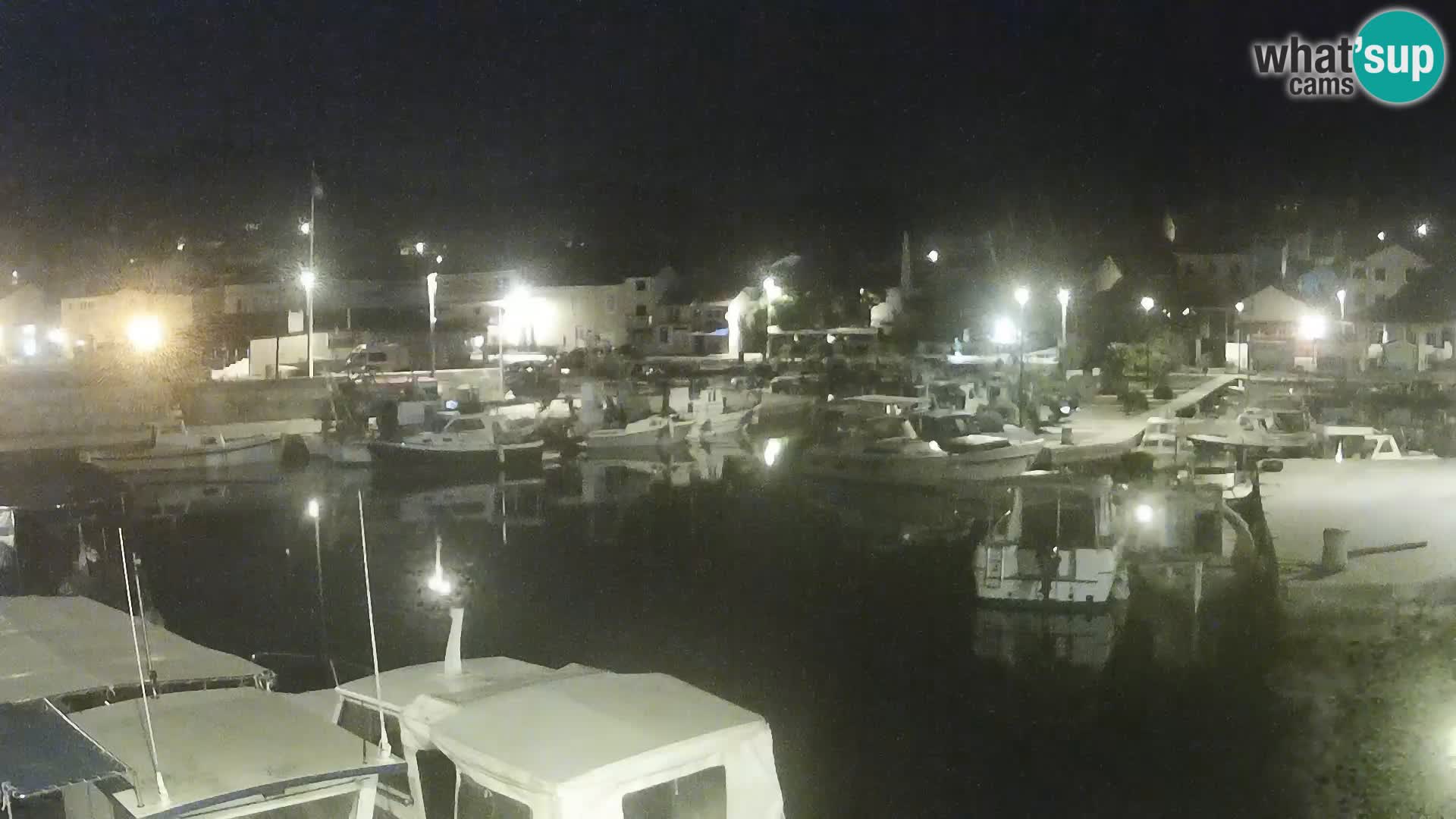 Spletna kamera Tkon – Marina in mesto