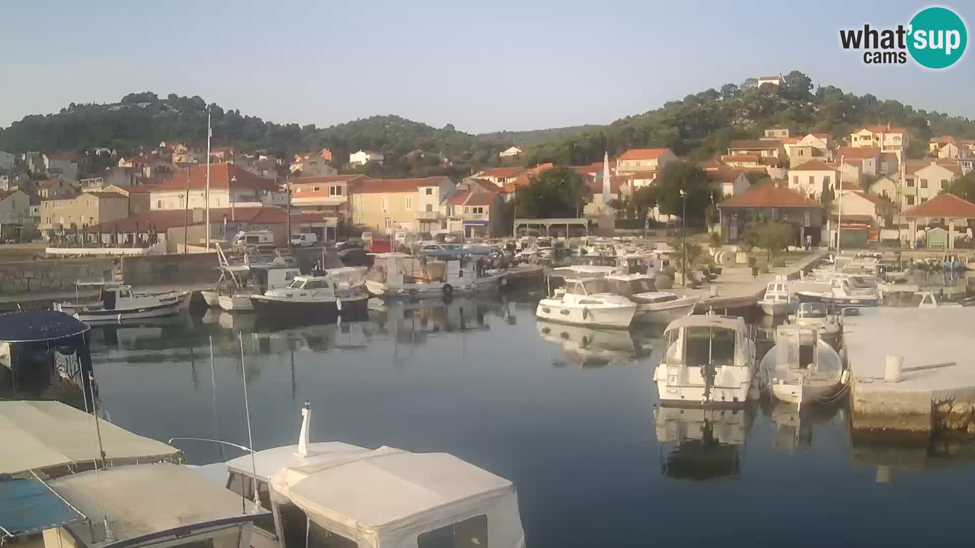 Spletna kamera Tkon – Marina in mesto
