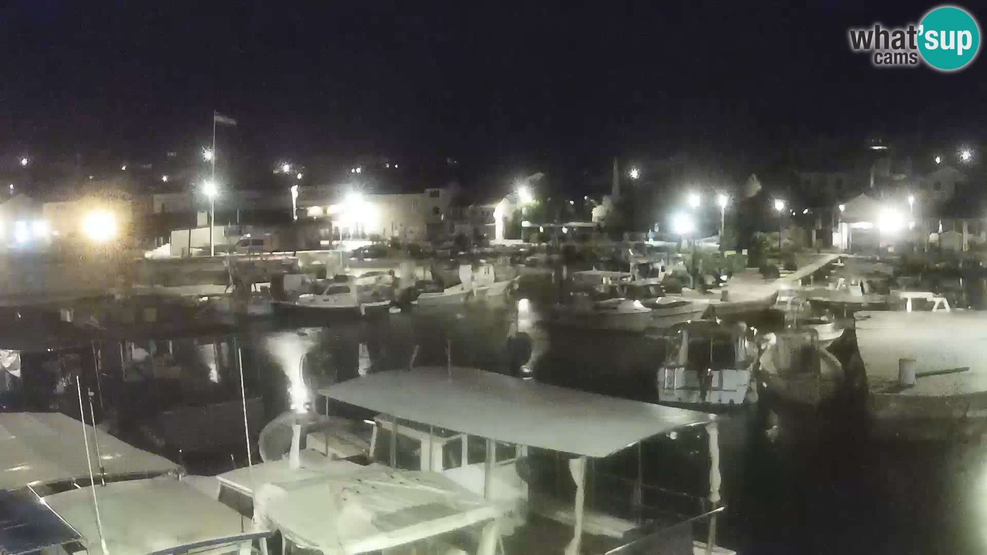 Spletna kamera Tkon – Marina in mesto