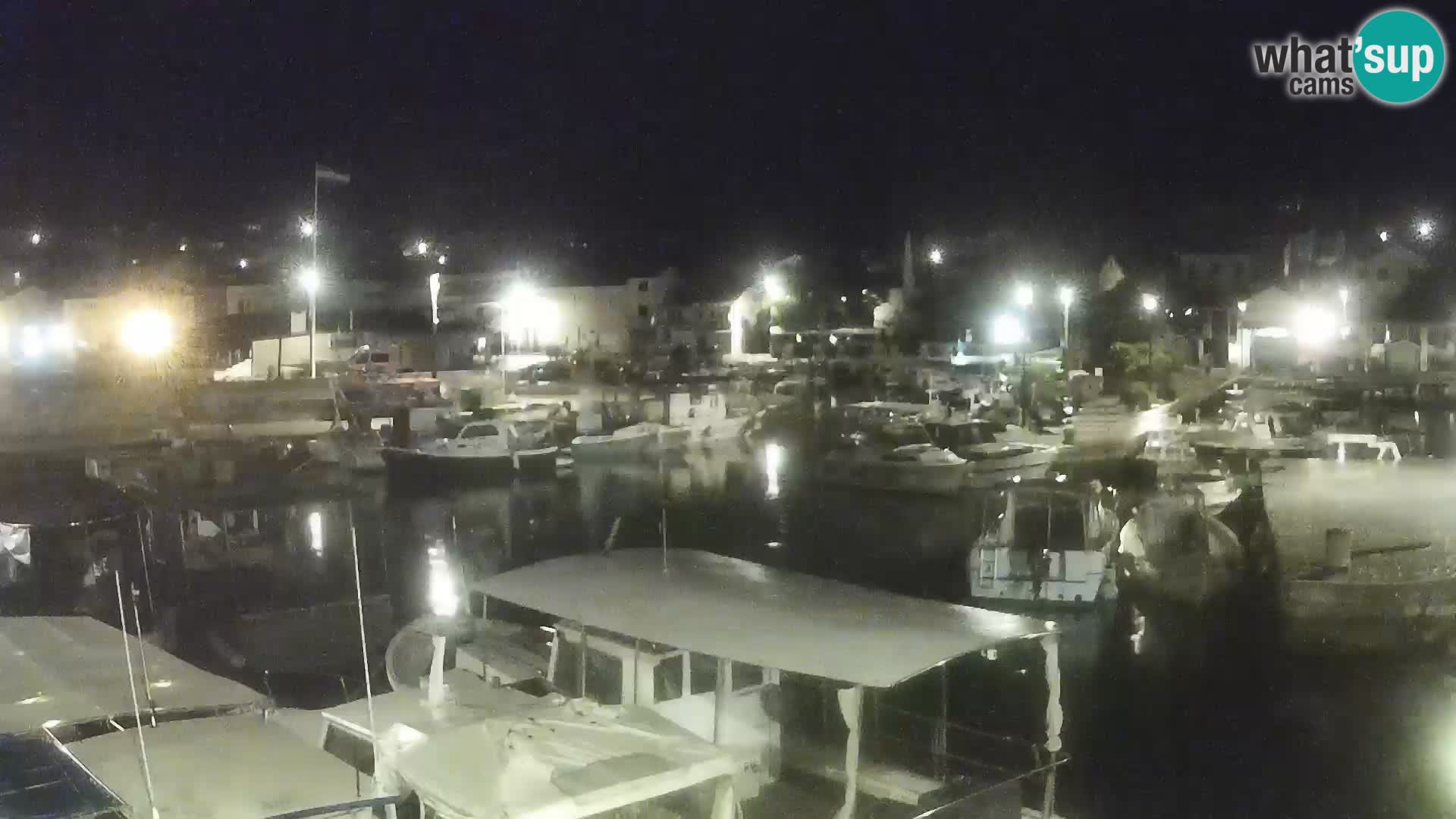 Spletna kamera Tkon – Marina in mesto