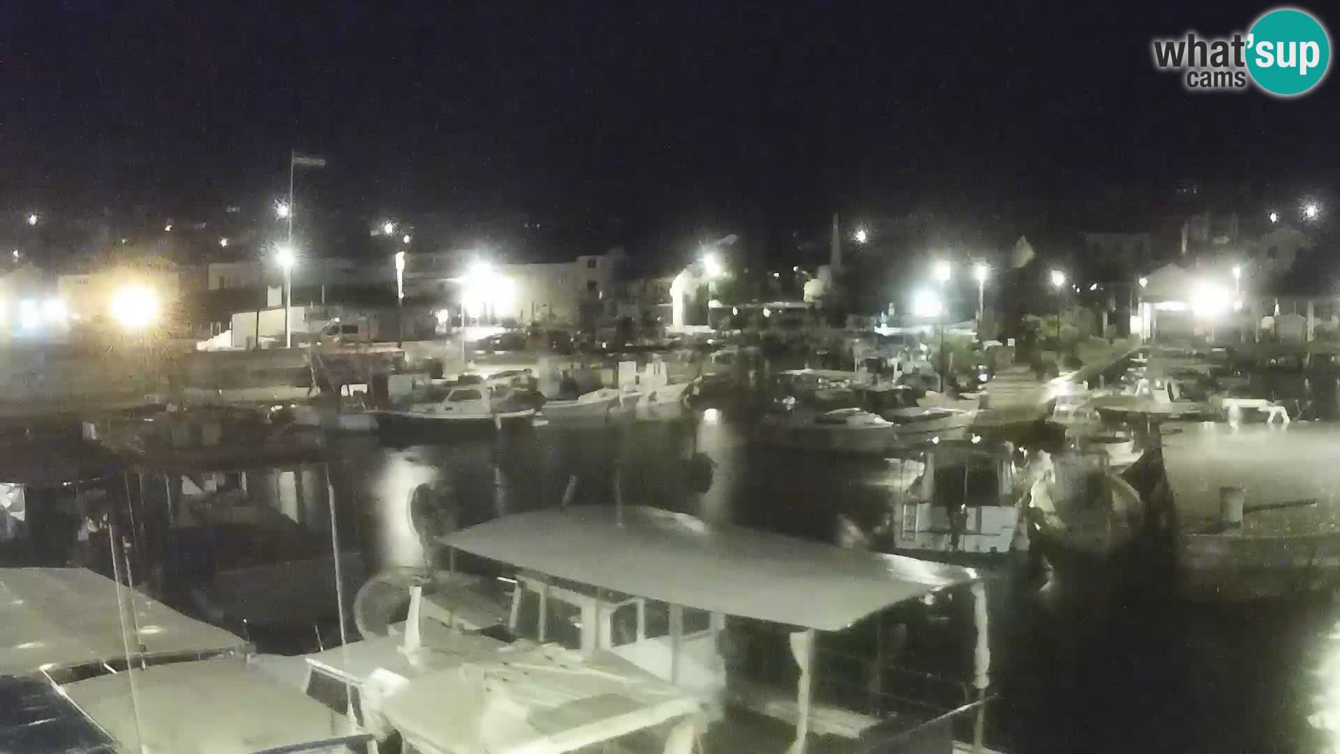 Spletna kamera Tkon – Marina in mesto