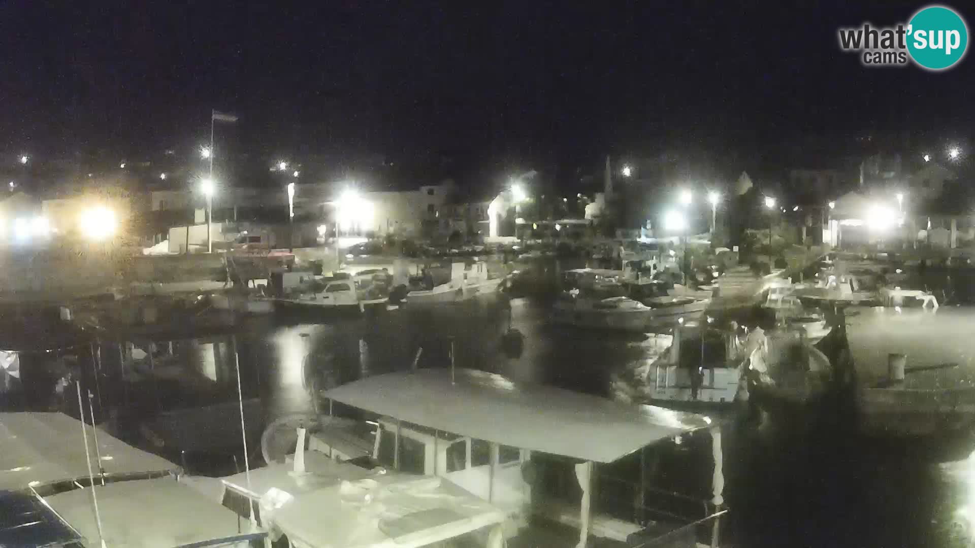Spletna kamera Tkon – Marina in mesto