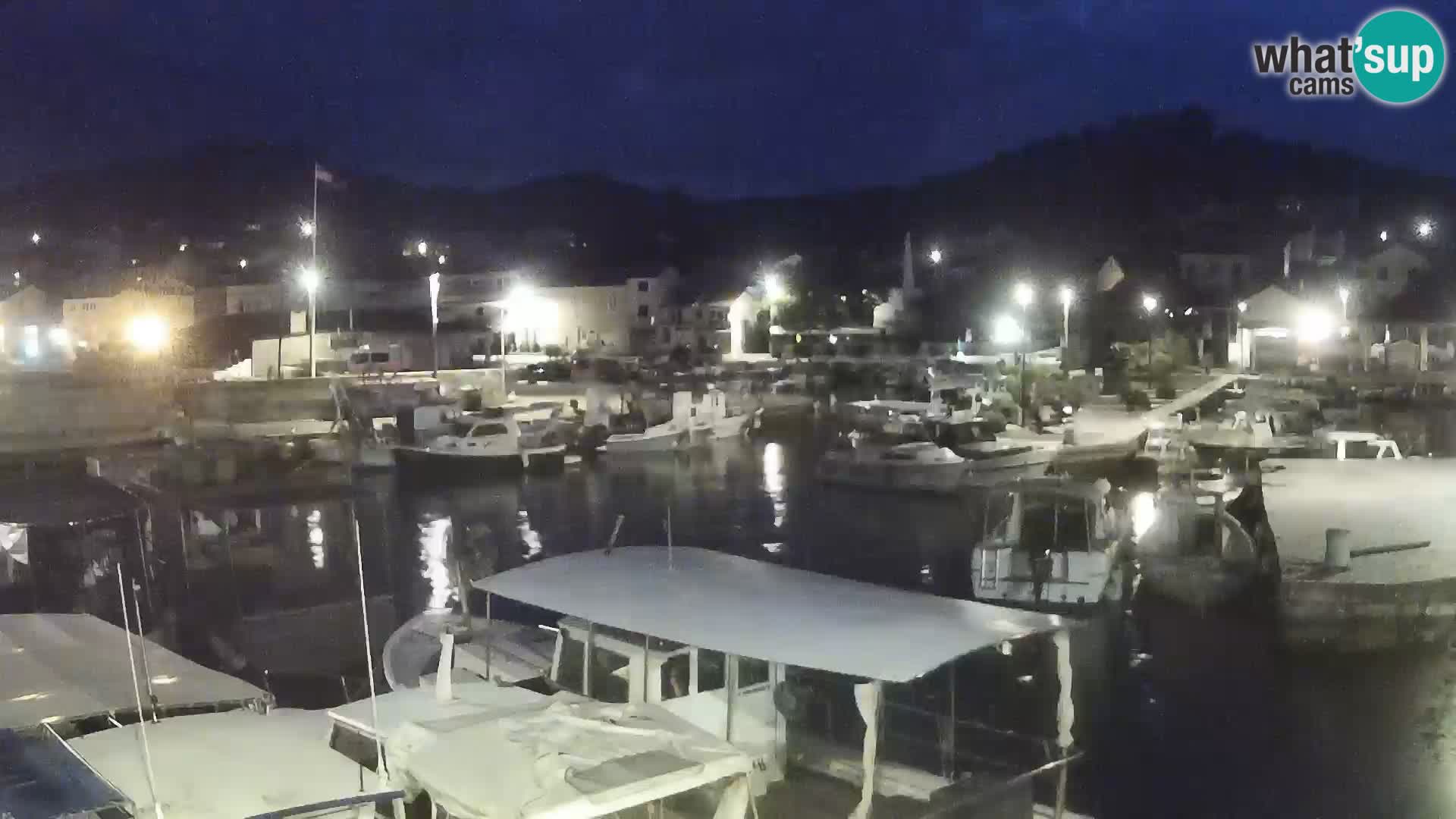 Spletna kamera Tkon – Marina in mesto