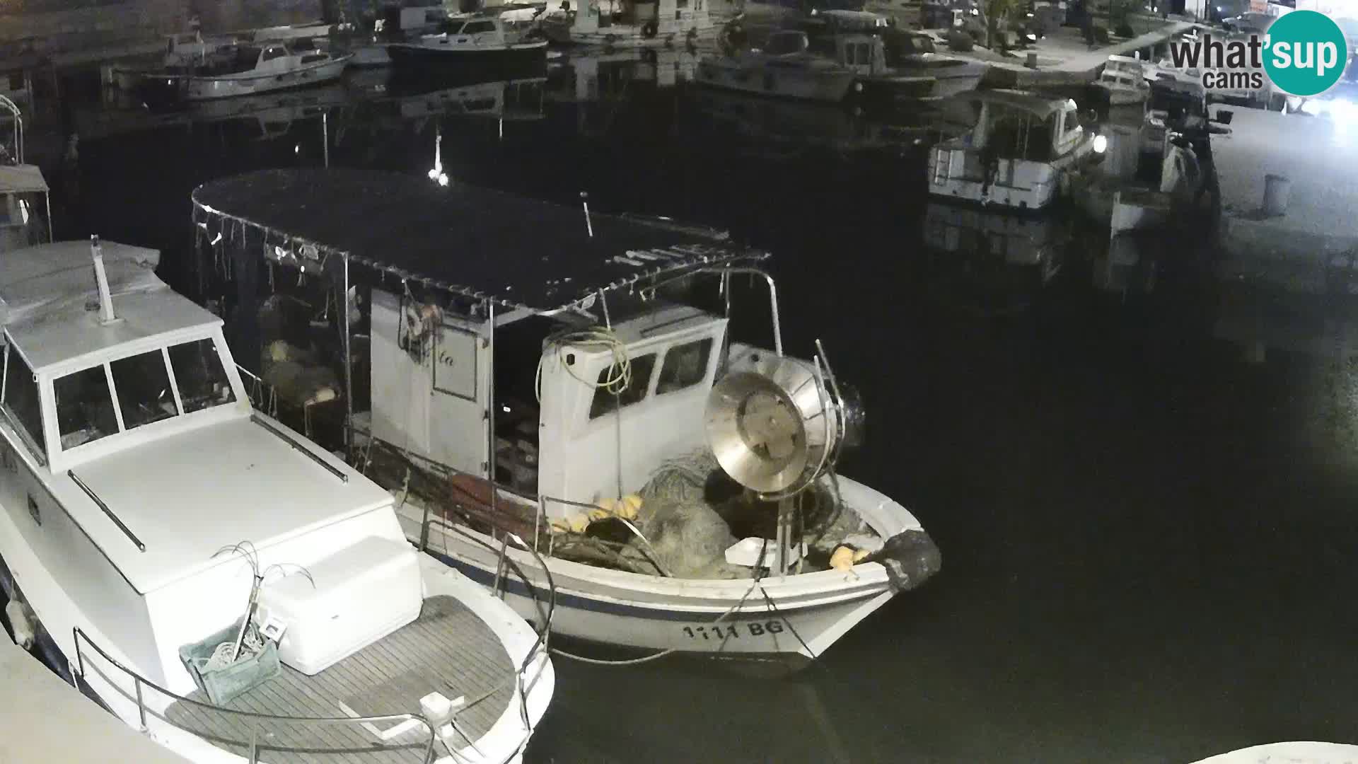 Spletna kamera Tkon – Marina in mesto