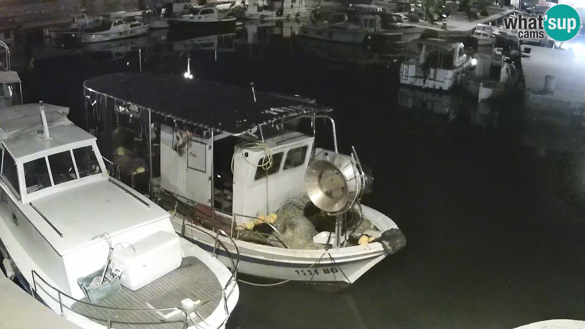 Spletna kamera Tkon – Marina in mesto