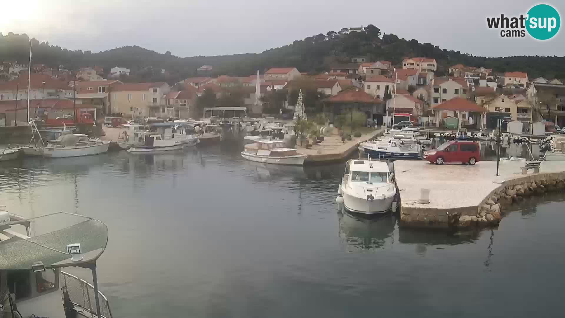 Webcam Tkon – marina and city