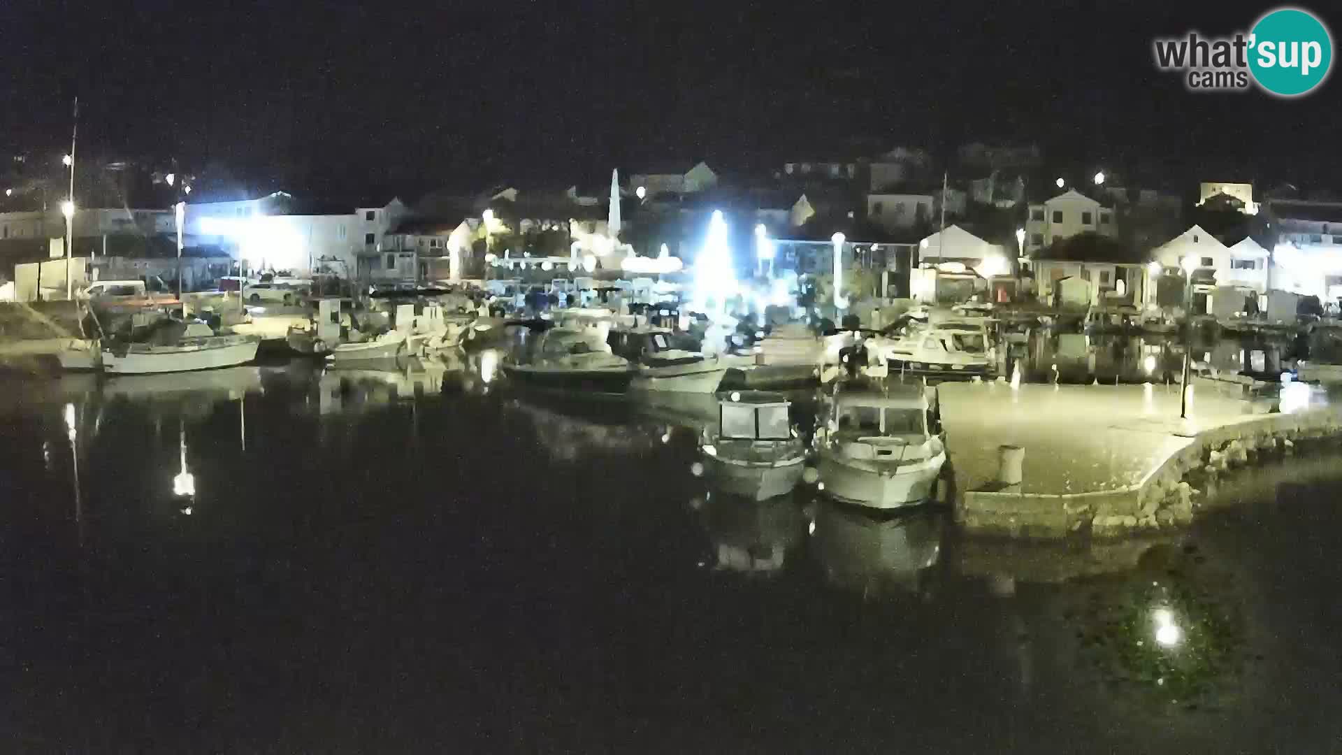 Spletna kamera Tkon – Marina in mesto