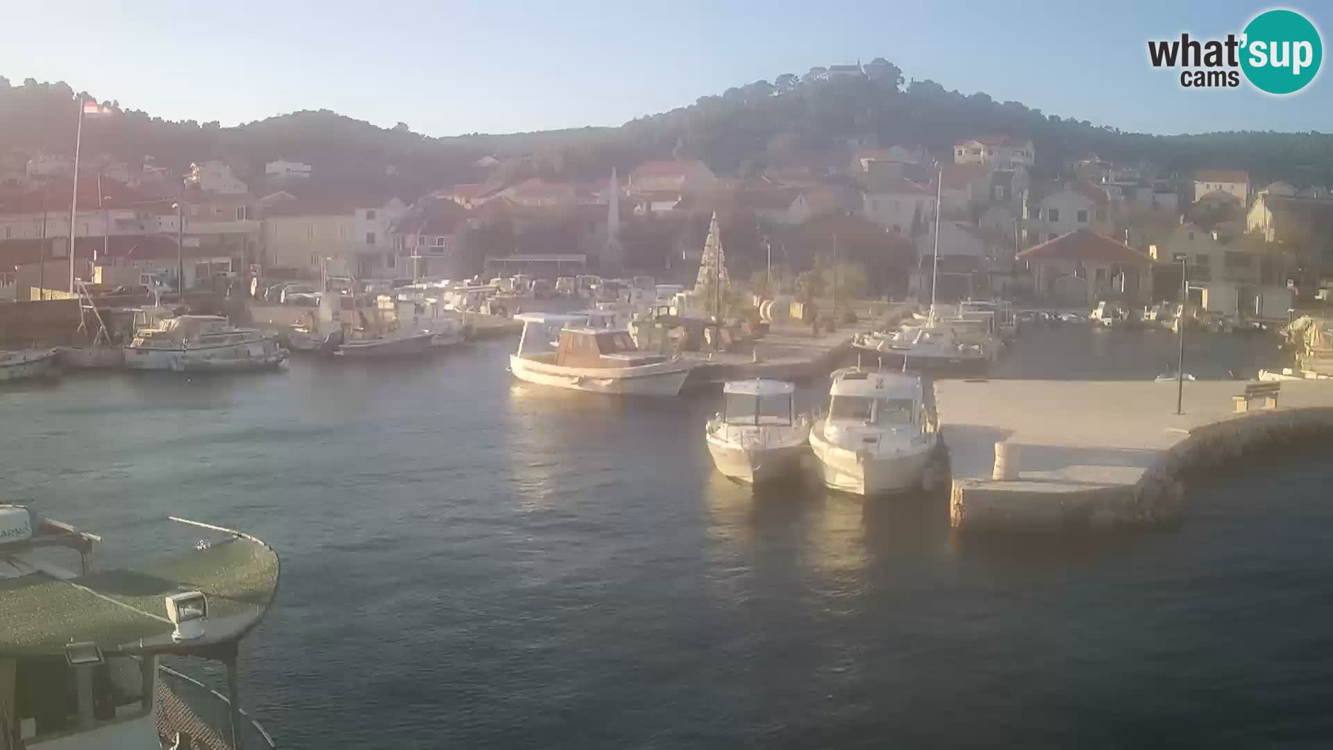 Webcam Tkon – marina and city