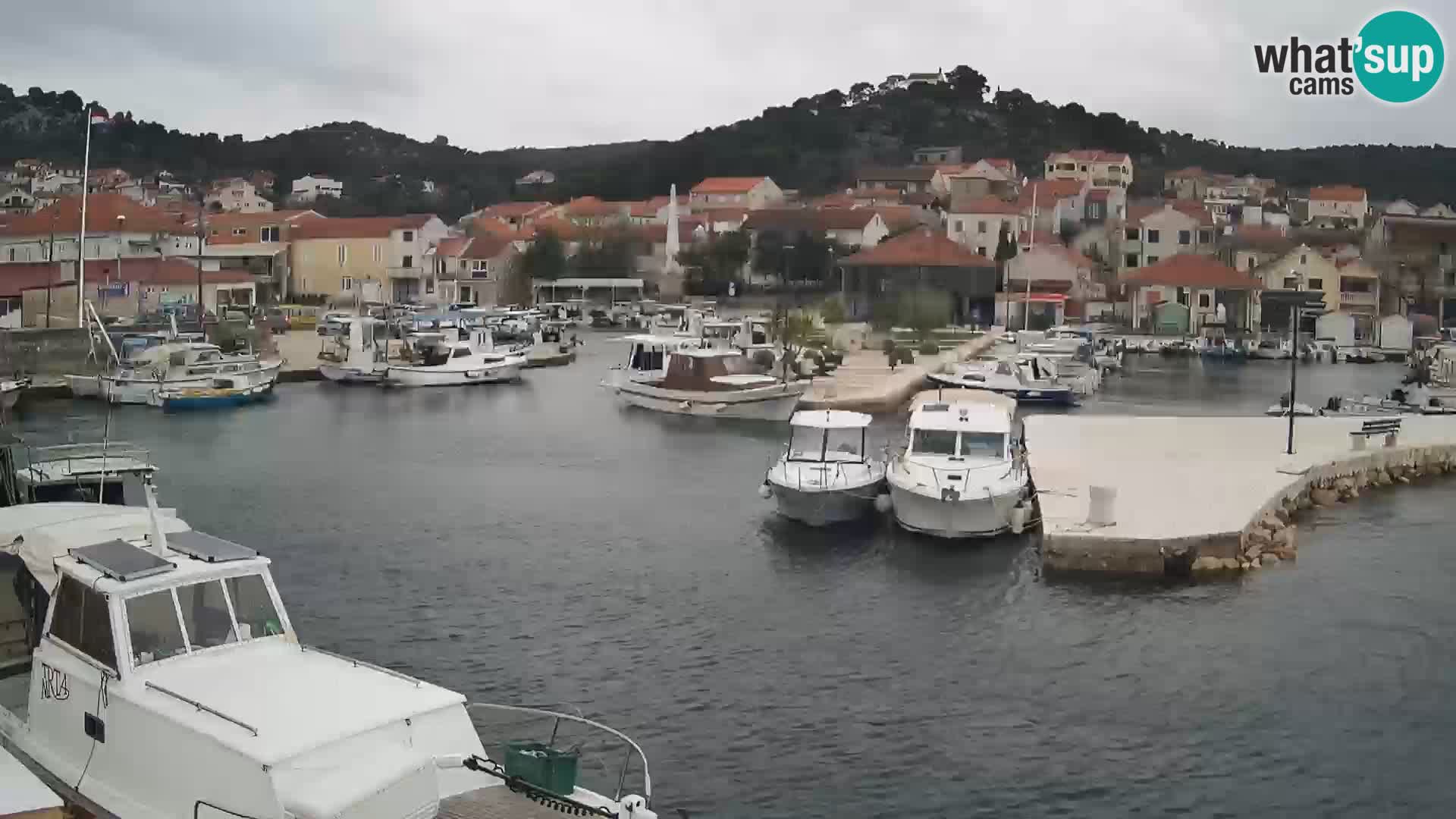 Spletna kamera Tkon – Marina in mesto