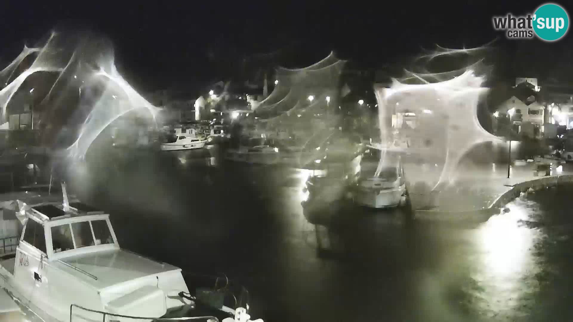 Spletna kamera Tkon – Marina in mesto