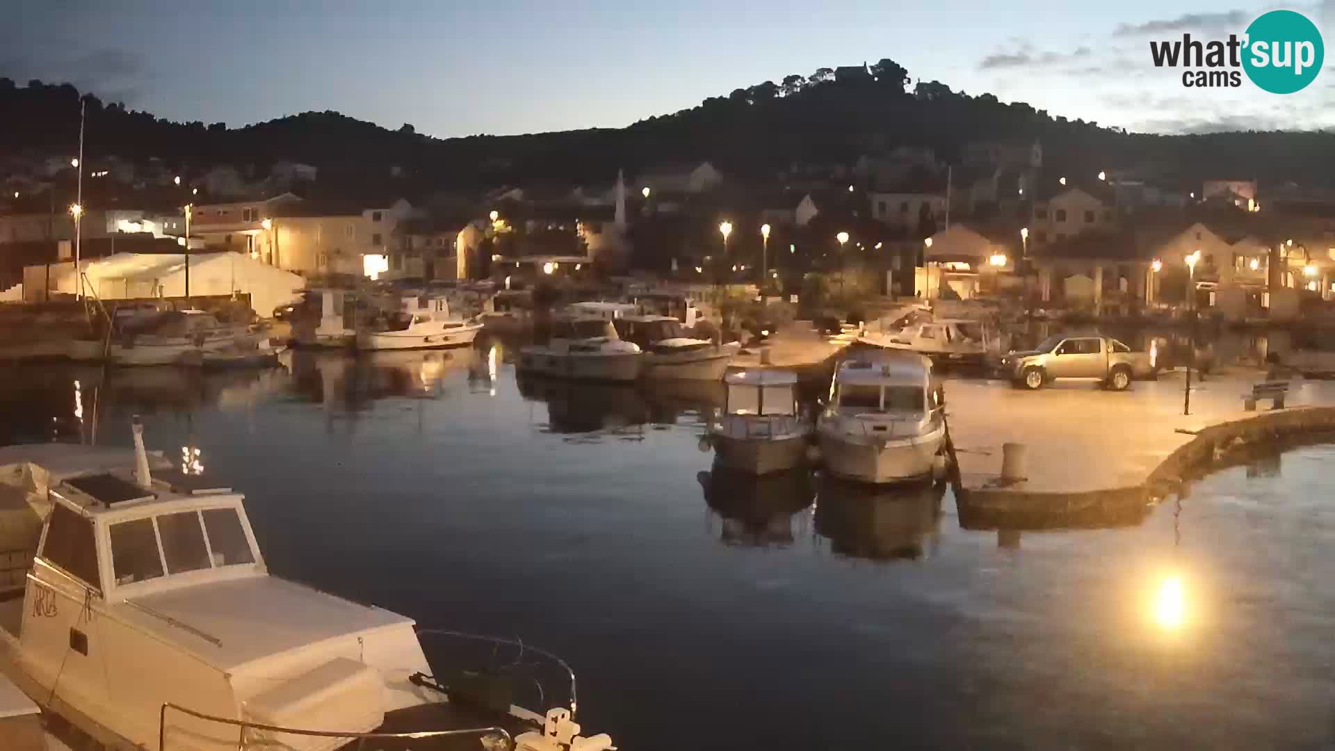 Webcam Tkon – marina and city