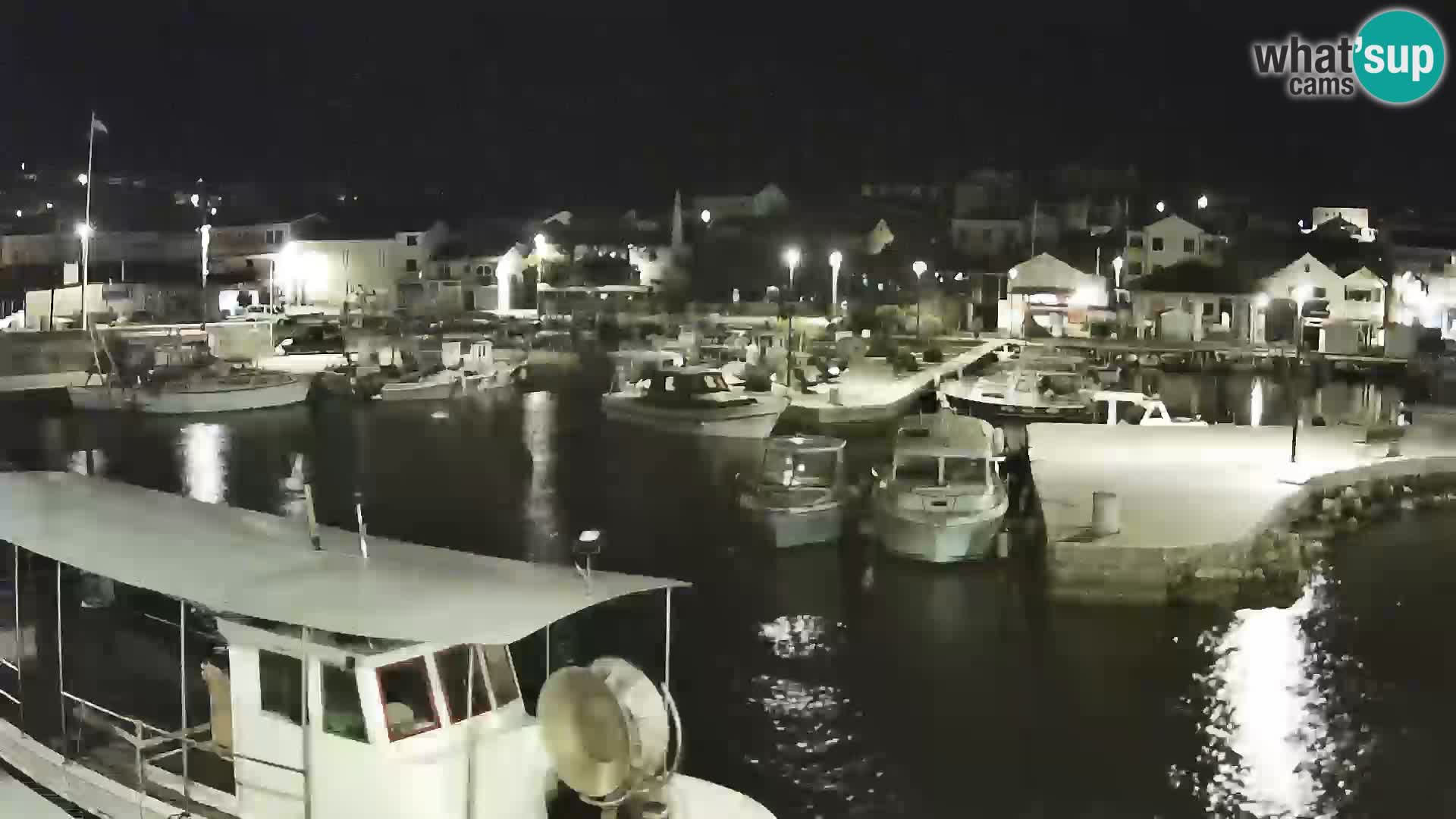 Spletna kamera Tkon – Marina in mesto