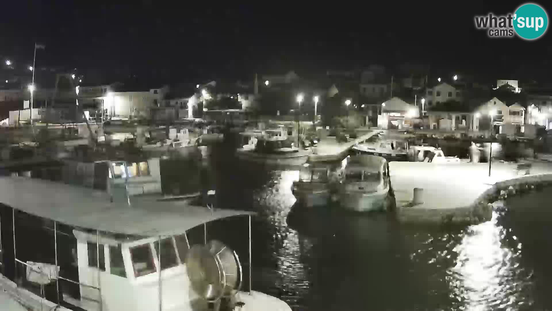 Spletna kamera Tkon – Marina in mesto