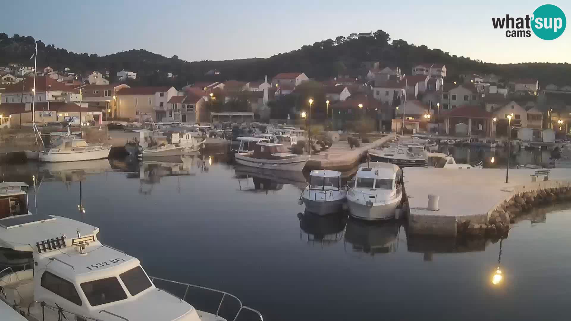 Webcam Tkon – marina and city