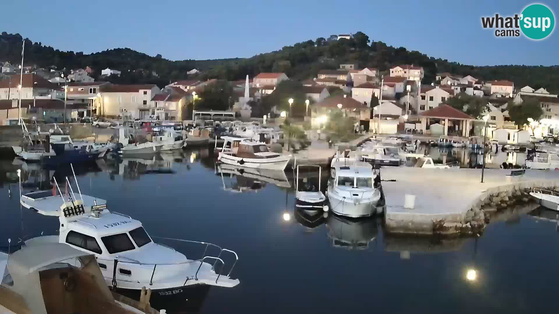 Spletna kamera Tkon – Marina in mesto