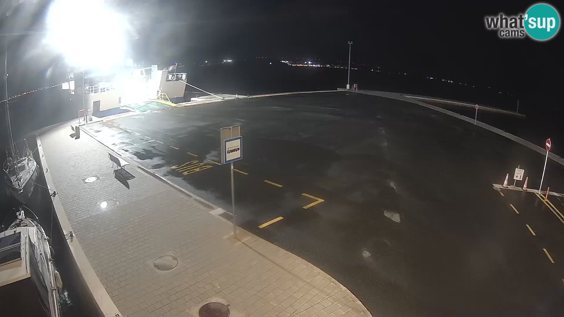 Tkon v živo – trajekt – Dalmacija – Hrvaška